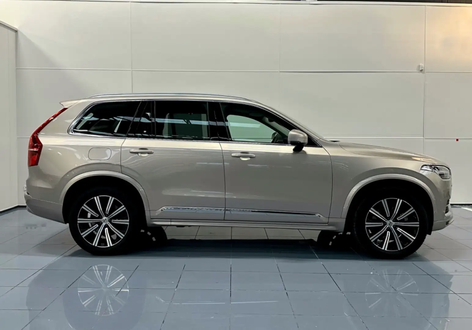 Volvo XC90 B5 Plus Bright AWD Aut. Bej - 2