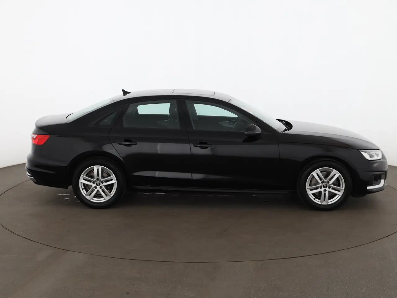 Audi A4 Limousine 40 TDI advanced Aut LED SKY NAVI PDC 4