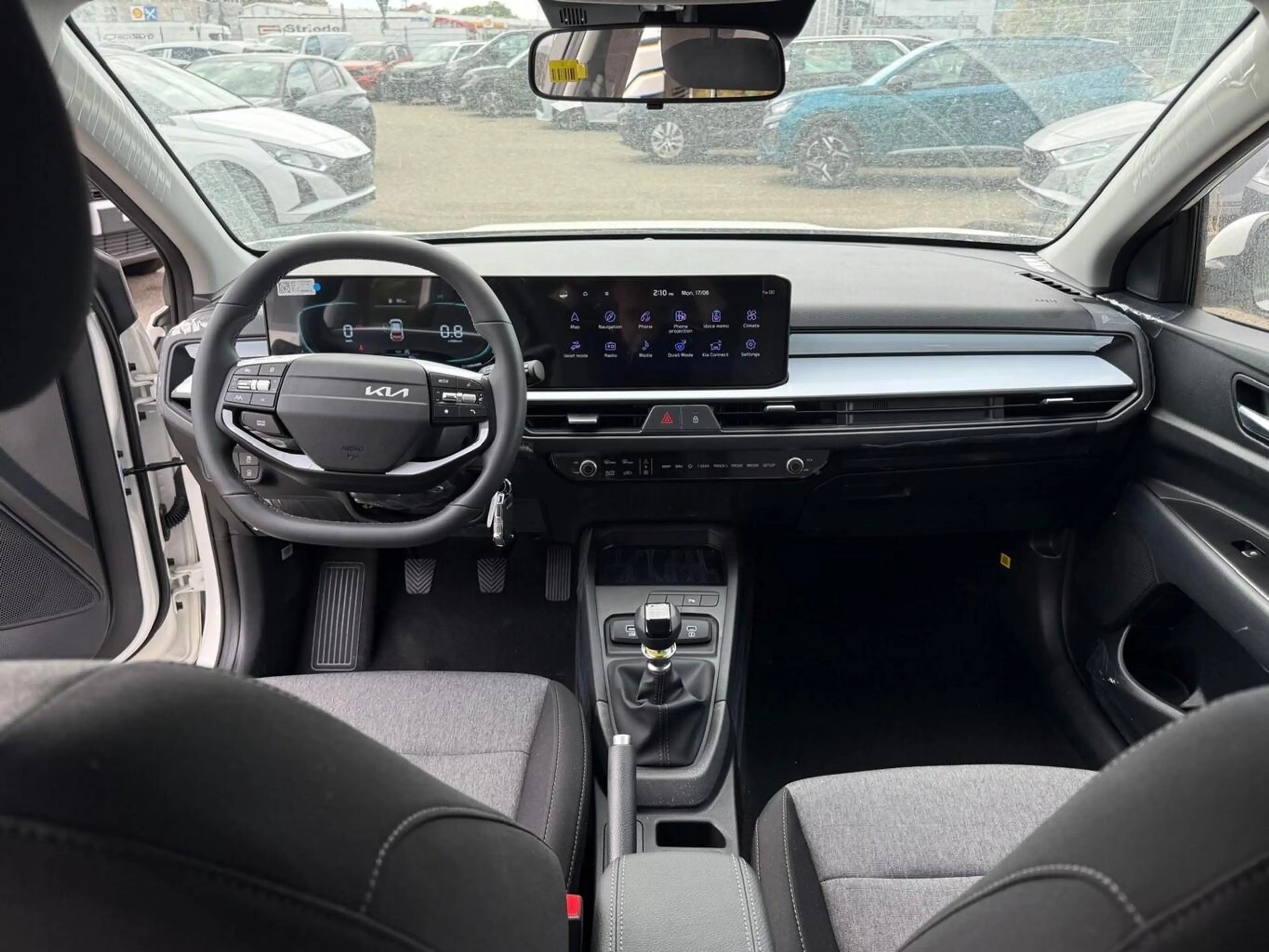 Kia Stonic MT MHEV LED PrivG Nav DigC LM16 2xPDC 84 kW (11... — photo 5