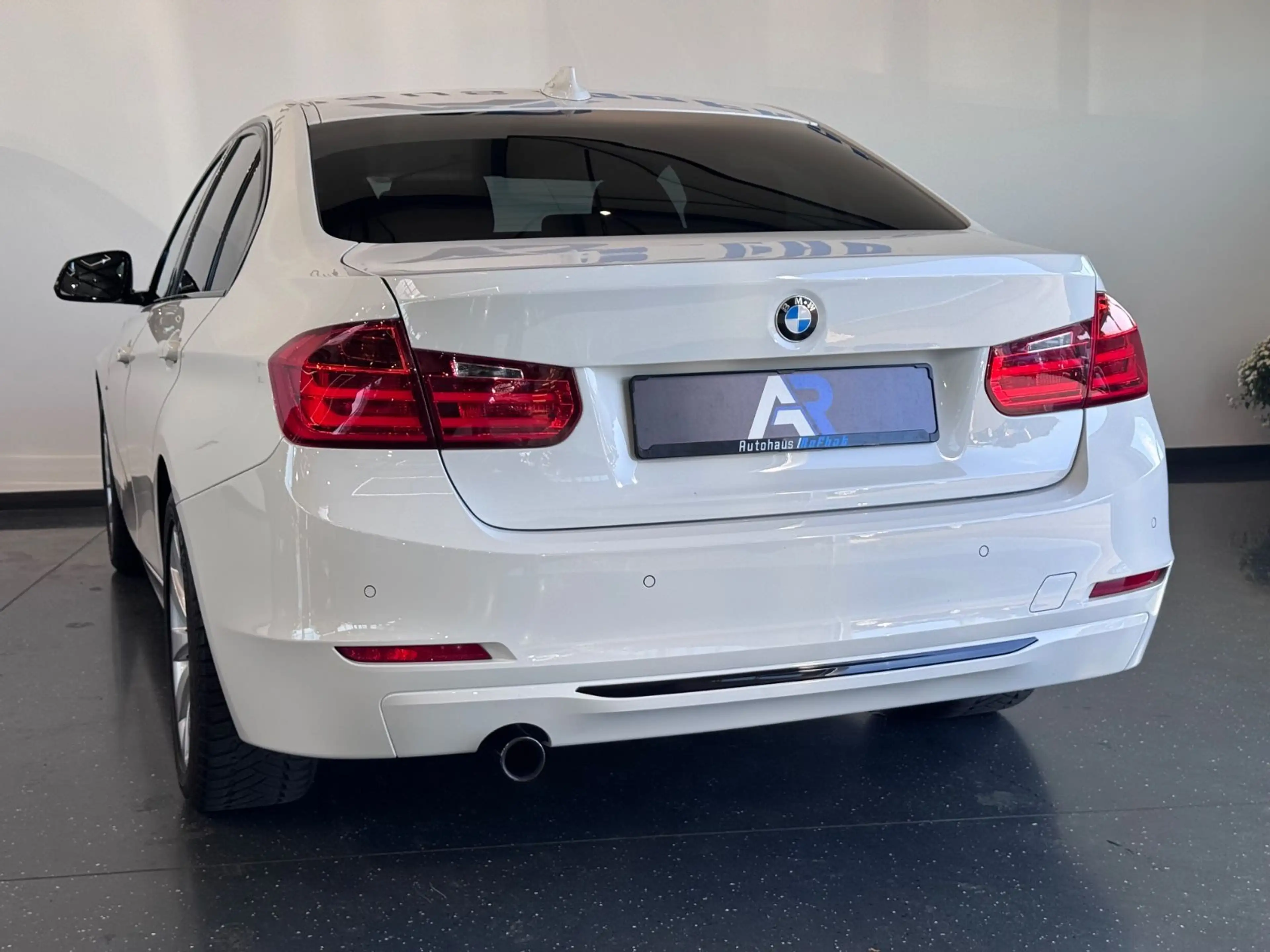 BMW 316 i 3 Limousine*PDC*SHZ*XENON*NAVI* — photo 11