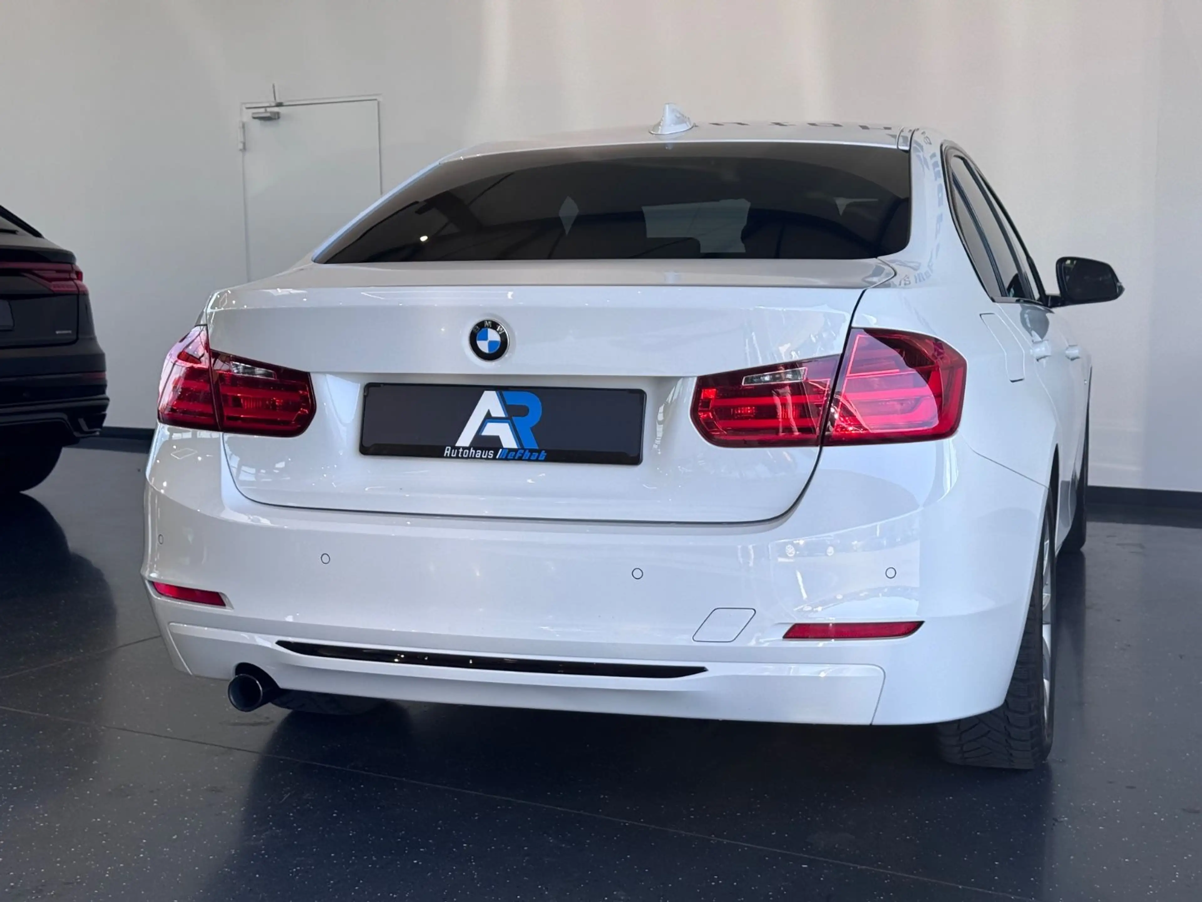 BMW 316 i 3 Limousine*PDC*SHZ*XENON*NAVI* — photo 8