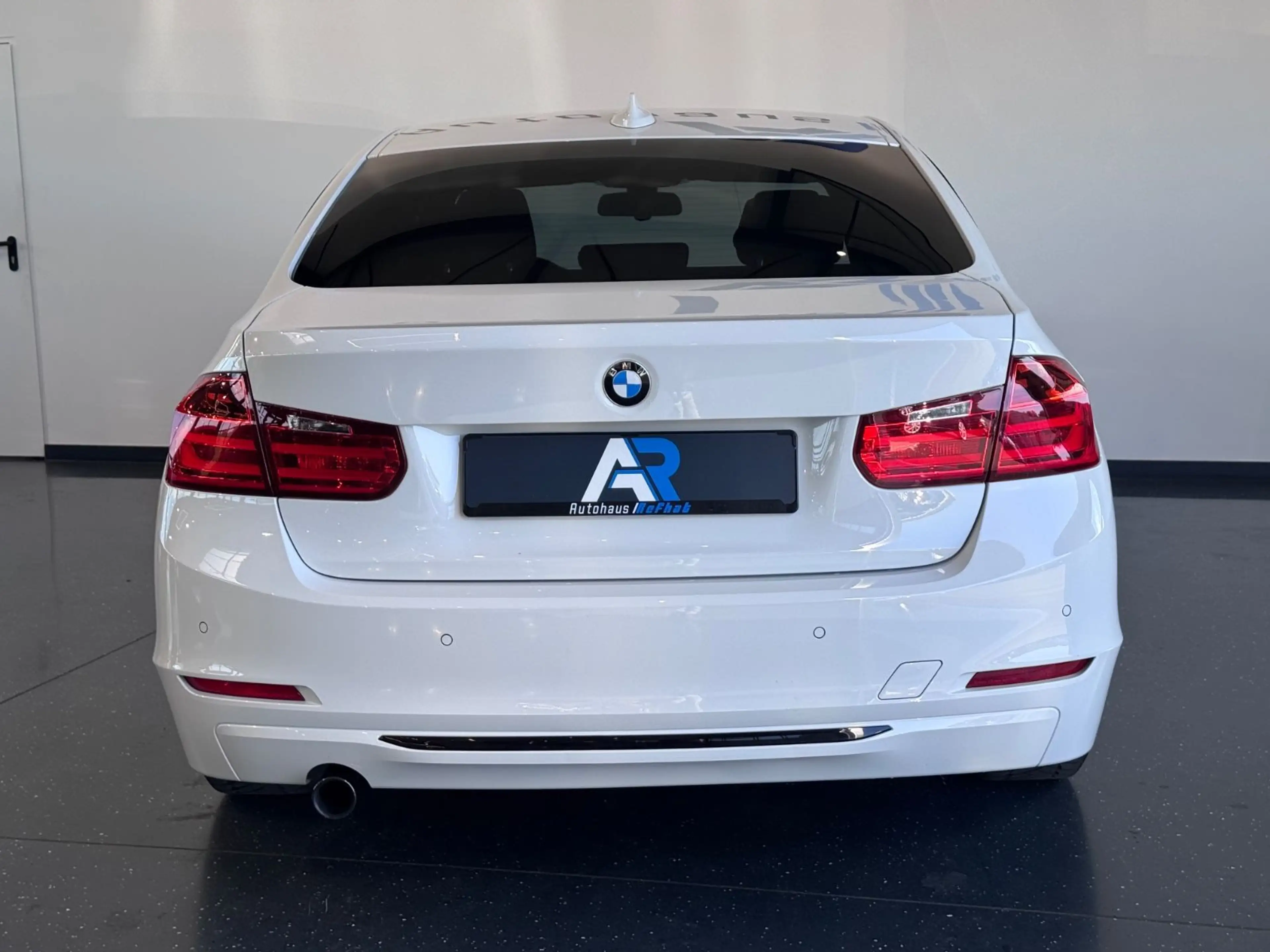 BMW 316 i 3 Limousine*PDC*SHZ*XENON*NAVI* — photo 9