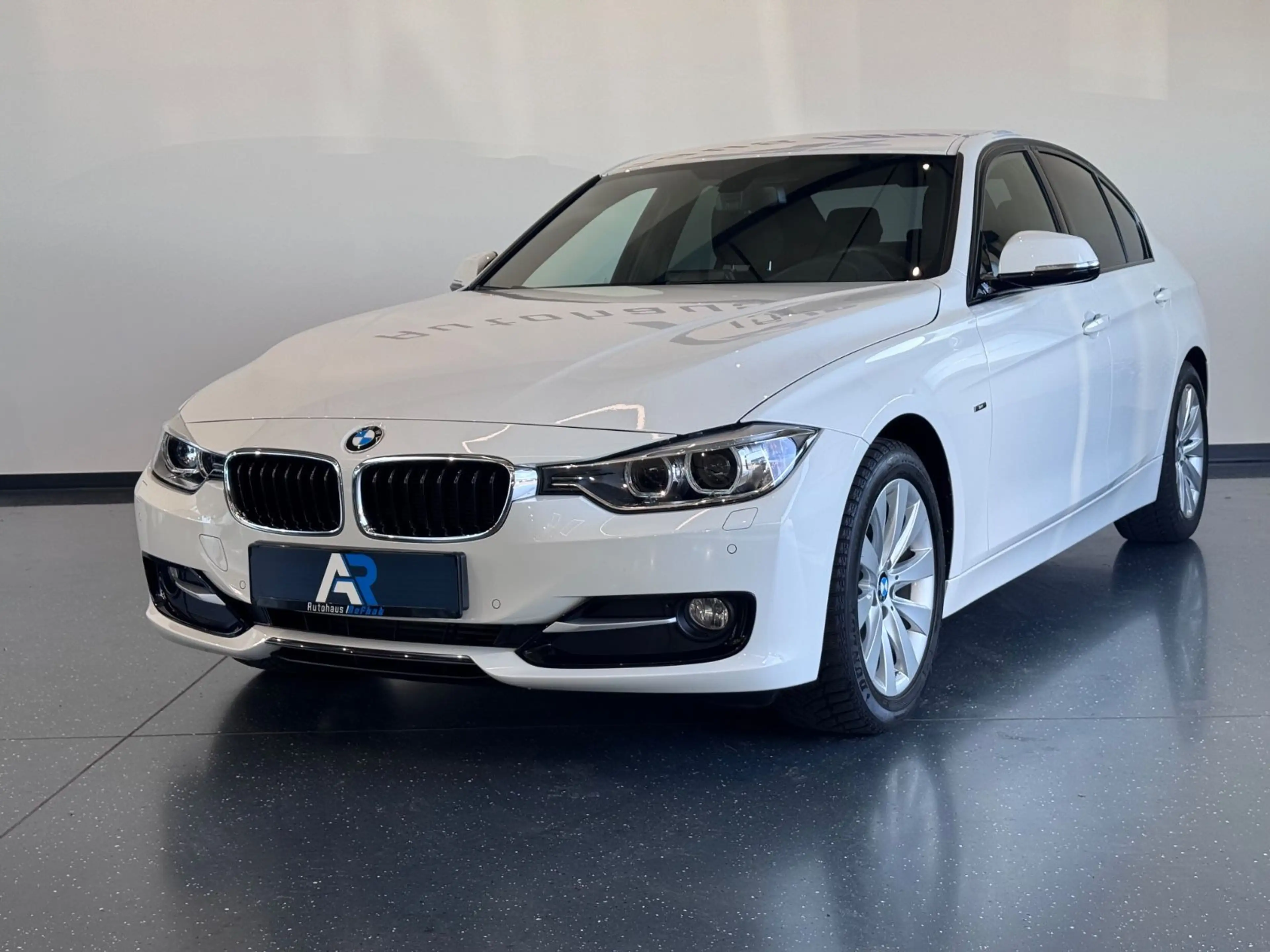 BMW 316 i 3 Limousine*PDC*SHZ*XENON*NAVI* — photo 2
