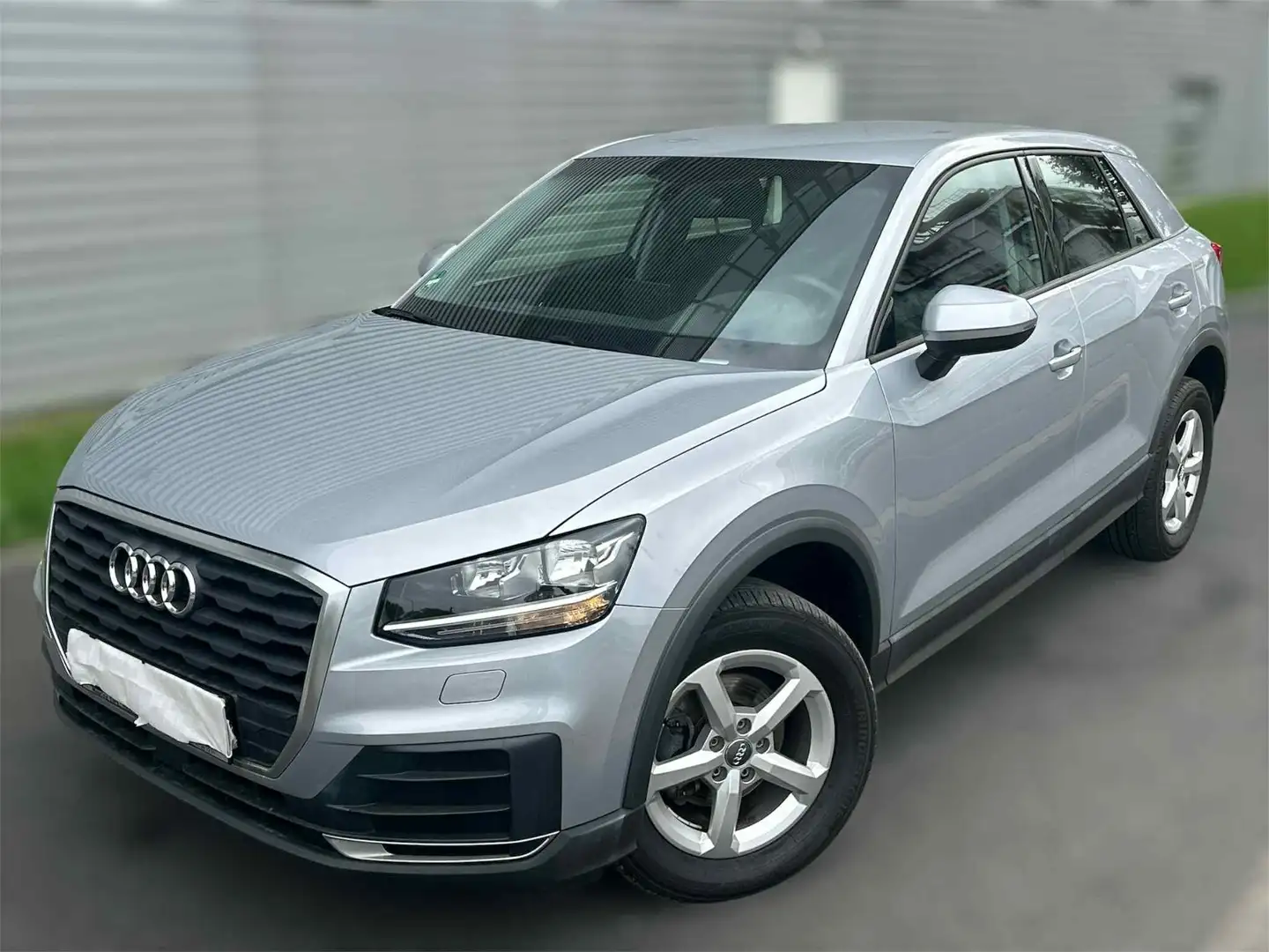 Audi Q2 Q2 35 TFSI S tronic Silber - 1