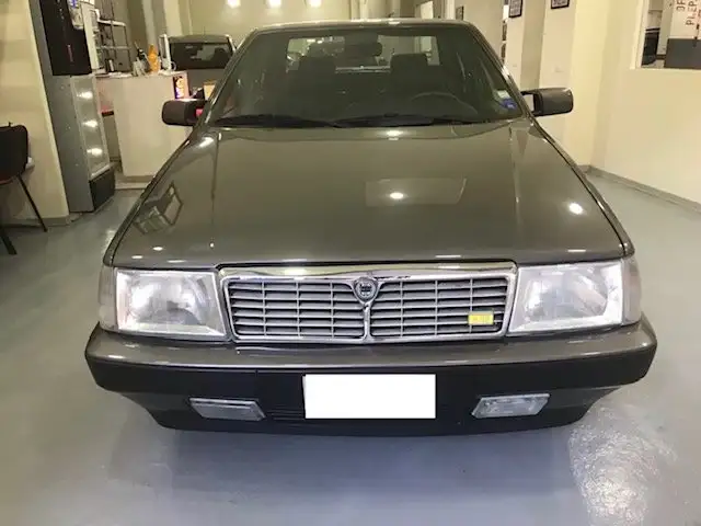 Lancia Thema 8.32 FERRARI PRIMA SERIE