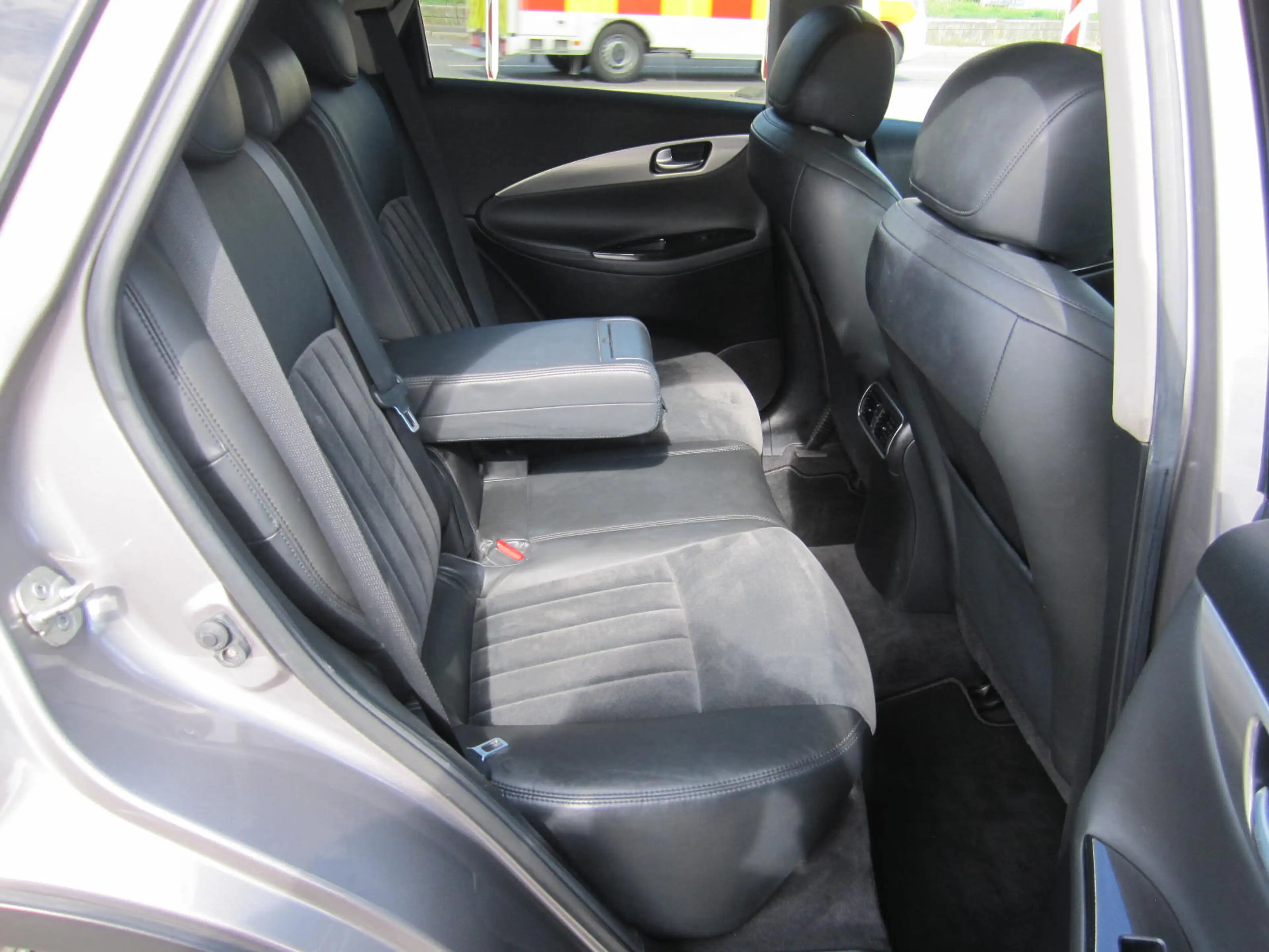 Infiniti EX37 GT Premium ~ Allrad ~ Navi ~ Automatik — photo 11