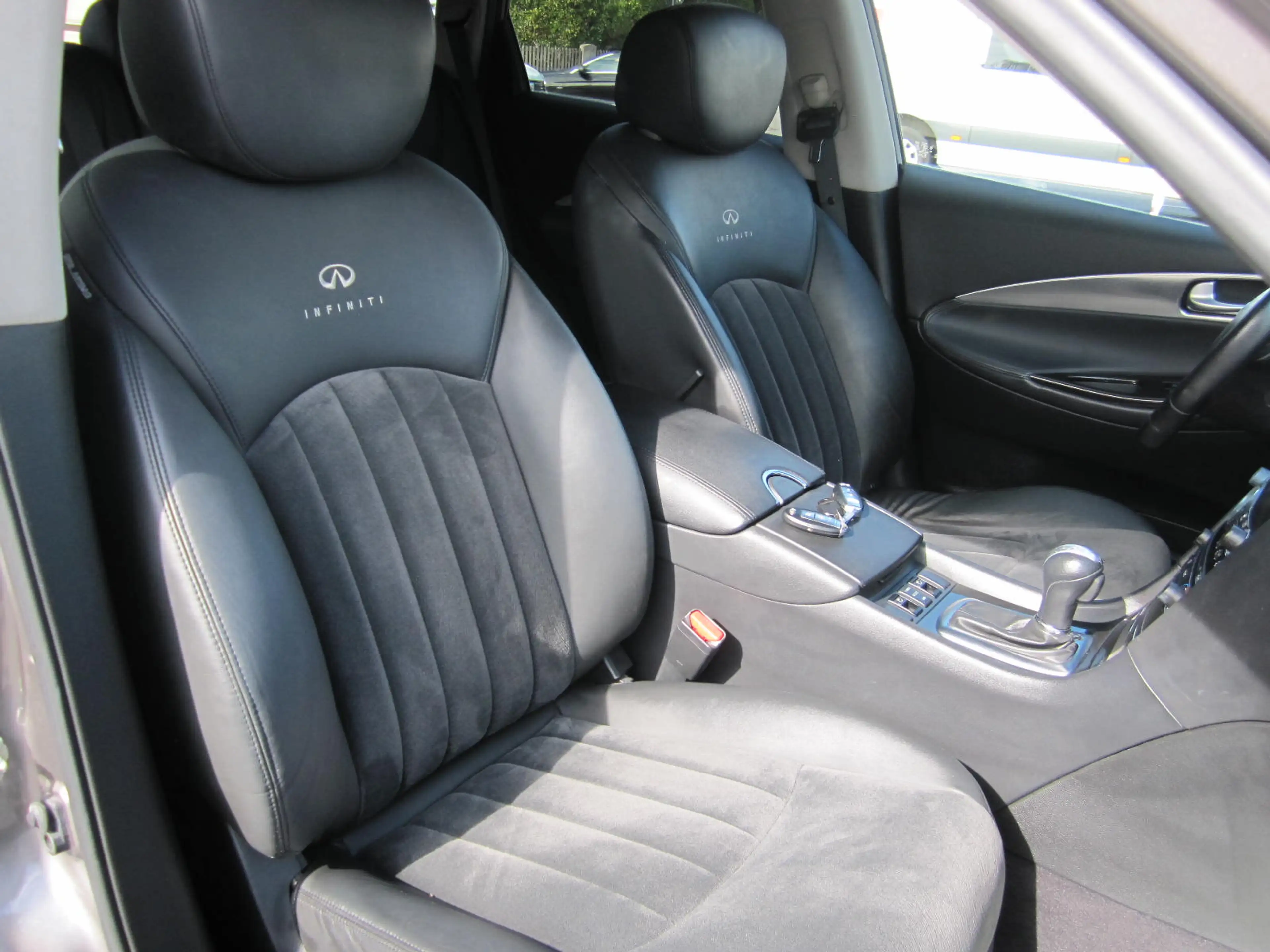 Infiniti EX37 GT Premium ~ Allrad ~ Navi ~ Automatik — photo 8
