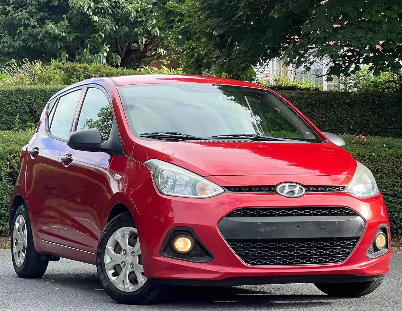 Hyundai i10 i10 1.0i Launch Edition-EURO6b-AIRCO Rouge - 1