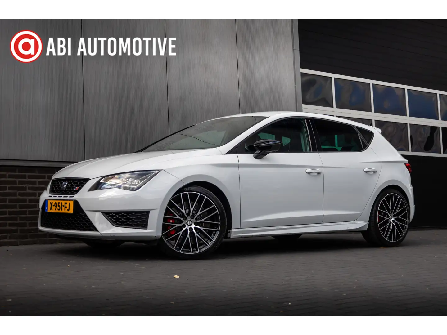 SEAT Leon Cupra 2.0 TSI 290 pk Connect / Led-Koplamp/ Sport- Wit - 1