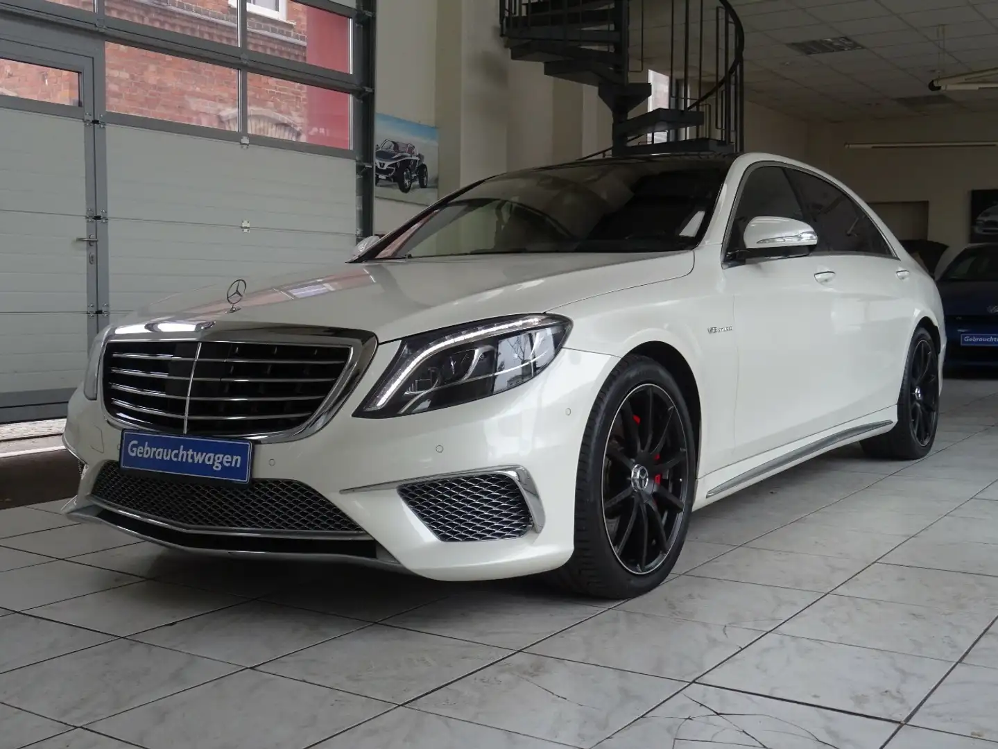 Mercedes-Benz S 63 AMG 4Matic Lang Chauffeur Exclusiv Weiß - 2