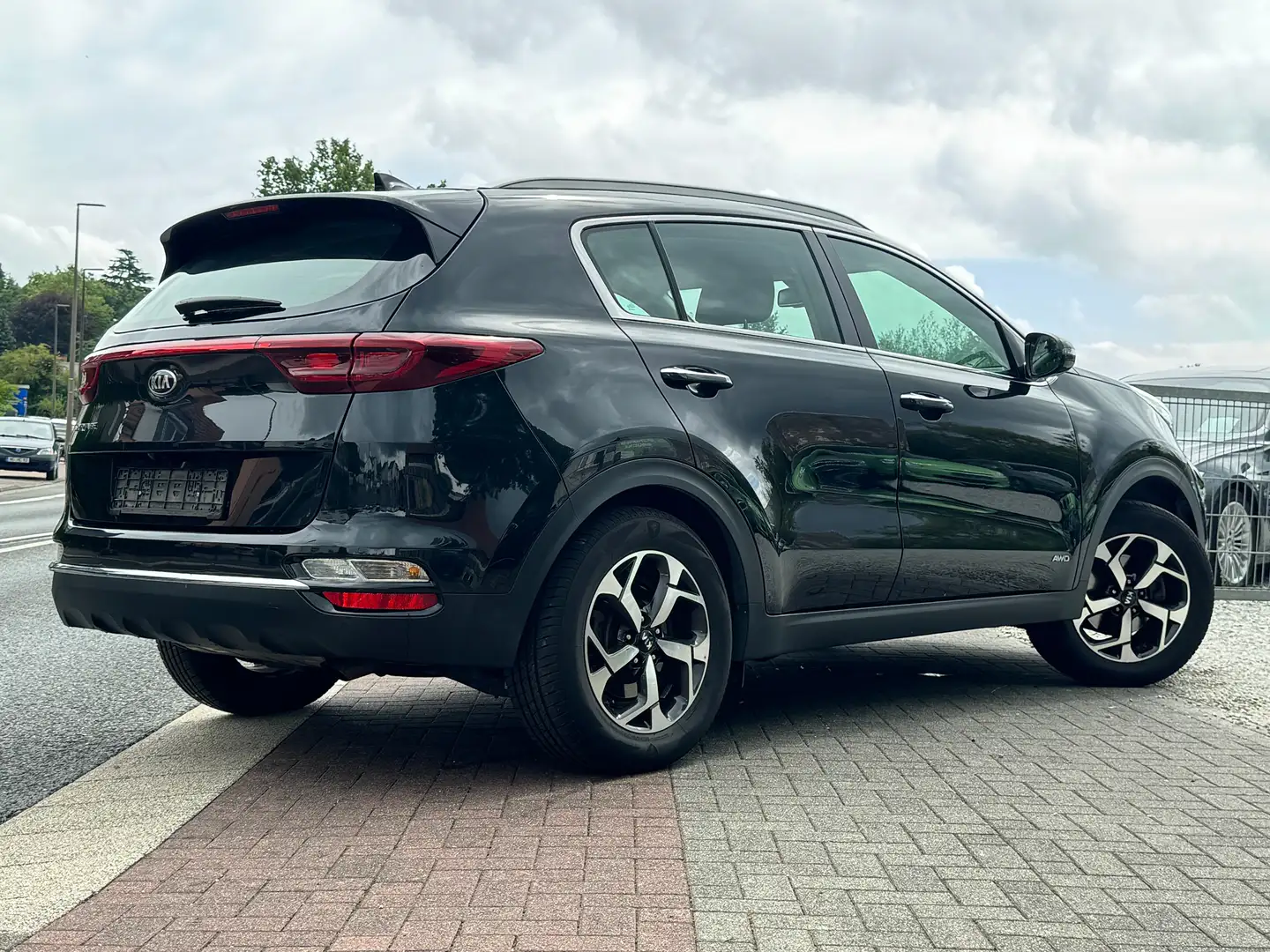 Kia Sportage Vision 4WD Rkam Navi Unfallfrei Spurhalte TopZusta Negro - 2