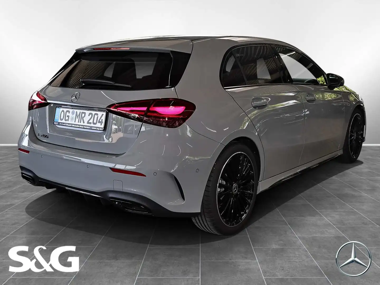 Mercedes-Benz A 200 AMG MBUX+RüKam+LED+Pano+HuD+Standhzg+Night Grau - 2