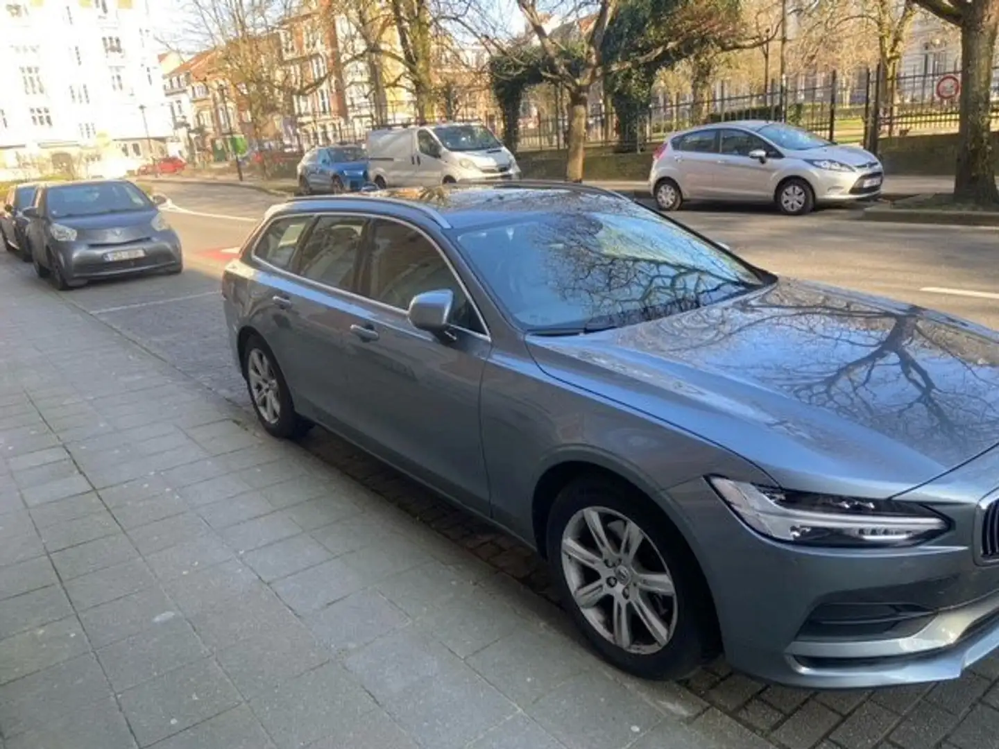 Volvo V90 V90 2.0 D3 Momentum Plateado - 1