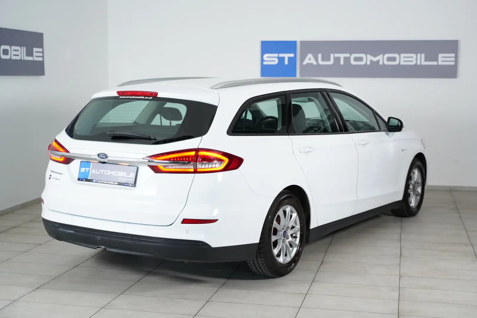 Ford Mondeo Business 2,0 Aut. //1.BESITZ // NAVI// AHK // Weiß - 2