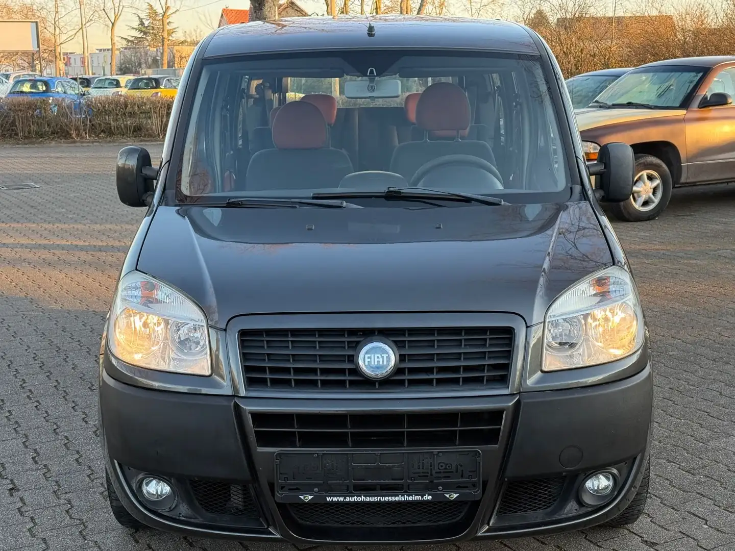Fiat Doblo 1.4 8V Family*TOP ANGEBOT*7-SITZER* Gris - 2