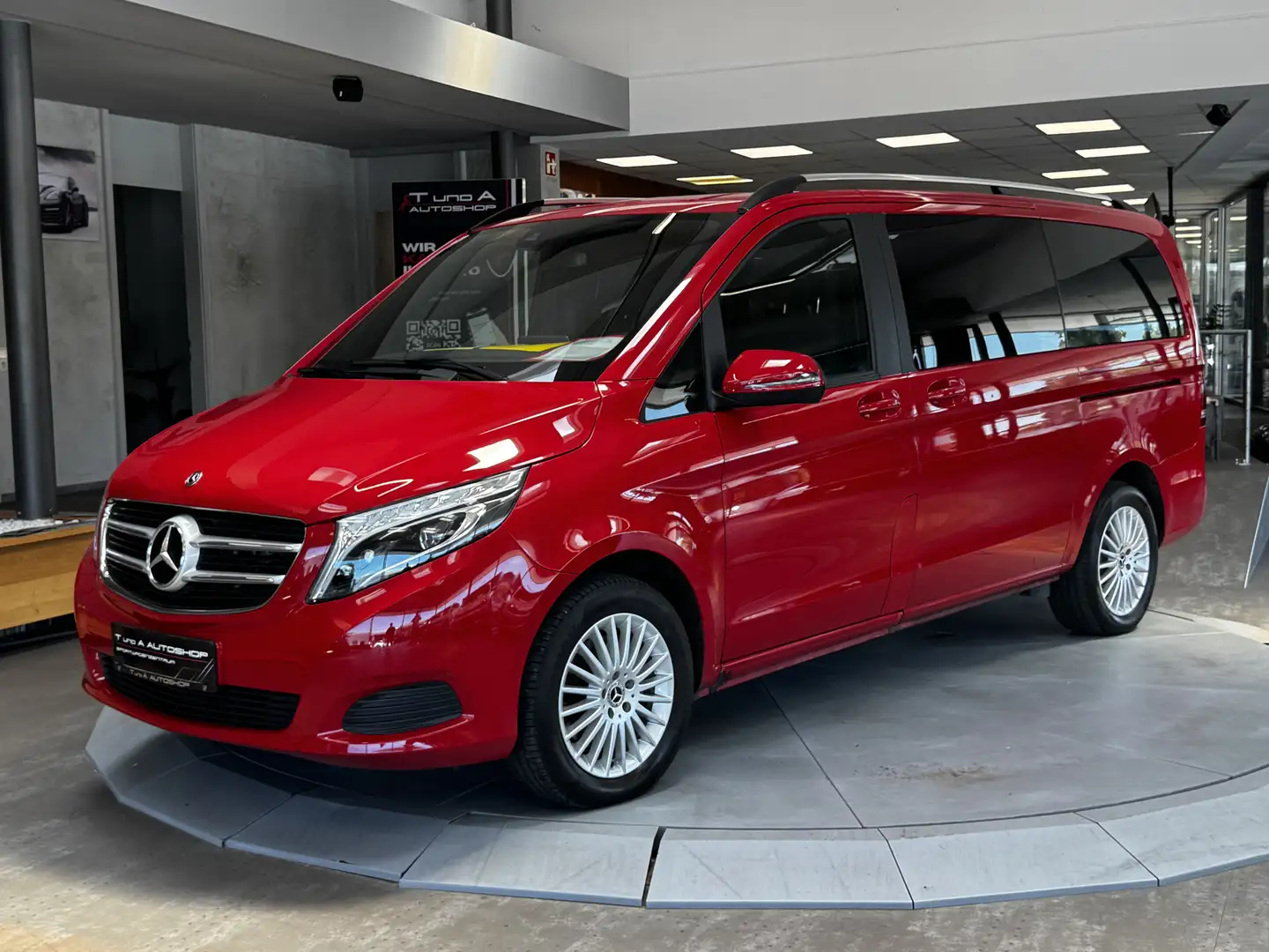 Mercedes-Benz V 220 d 4Matic Lang 6-Sitzer Aut. *Kamera*Navi*LED* Rot - 2