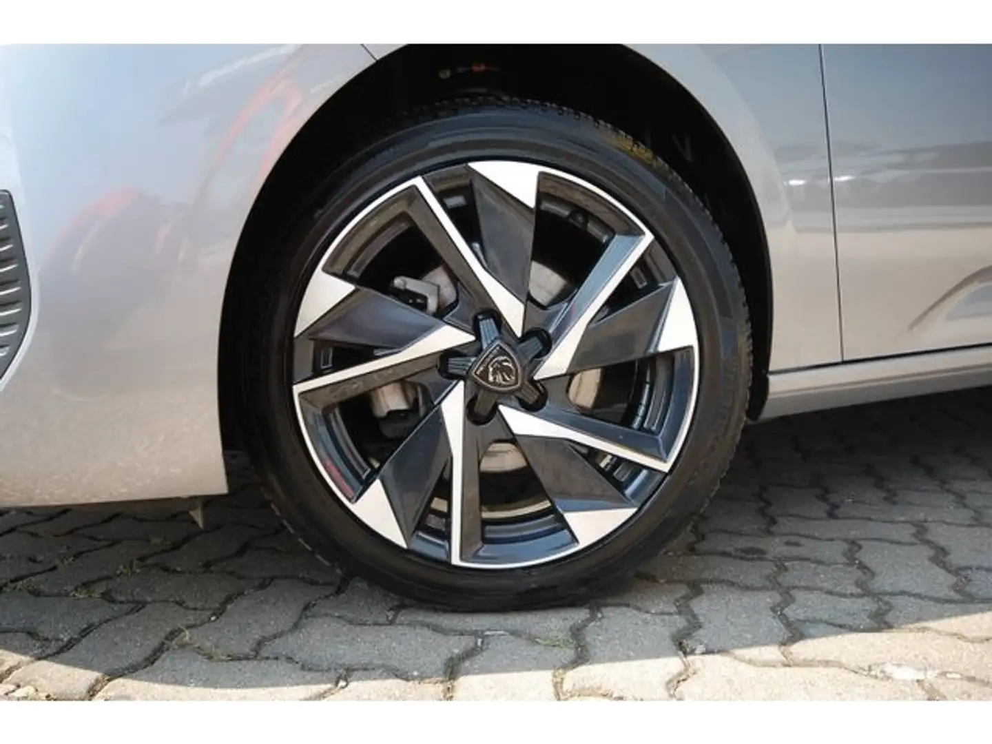 Peugeot 308 Allure Pack PureTech 130 EAT8 + SHZ LED Grau - 2