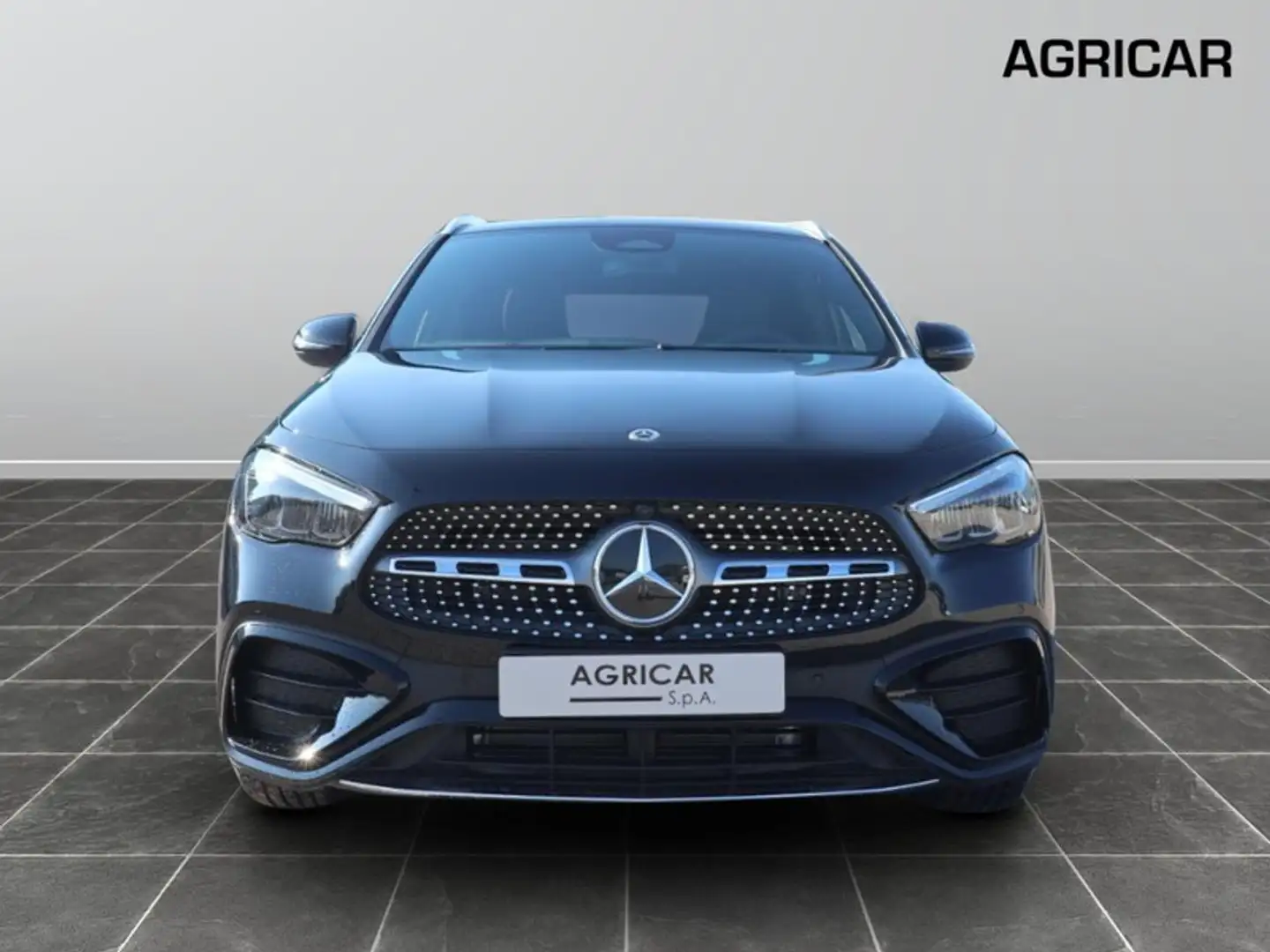 Mercedes-Benz GLA 180 180 amg line advanced plus 7g-dct Zwart - 2