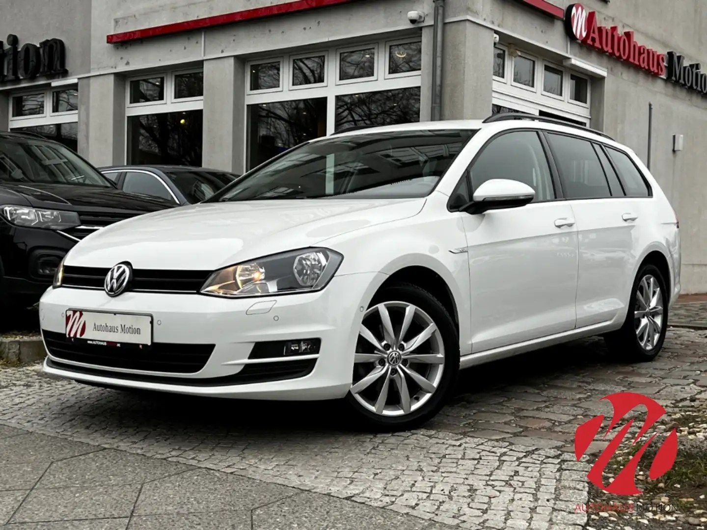 Volkswagen Golf VII Variant Cup BMT 1.2 TSI PDC SHZ TEMP Wit - 2