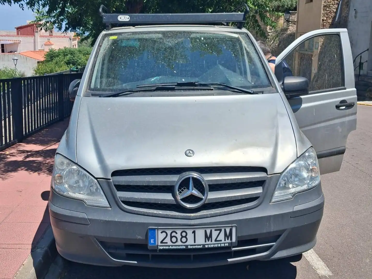 Mercedes-Benz Vito Vito Furgón 116CDI Larga Gris - 2