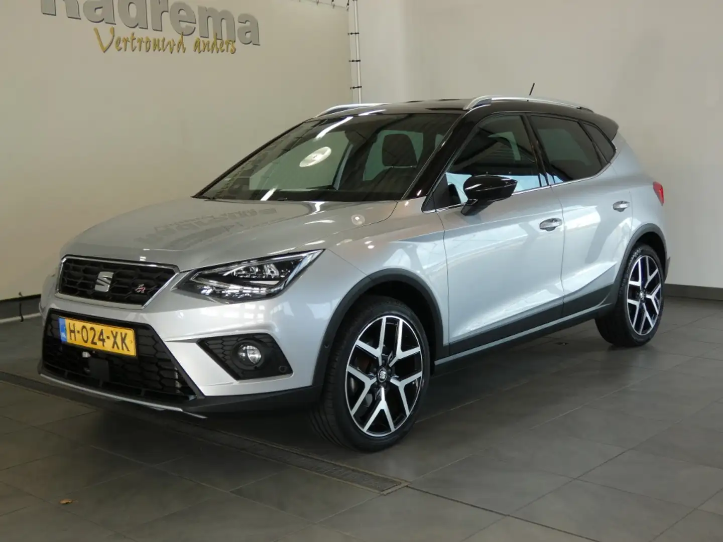 SEAT Arona TSI FR Buisiness Edition AUTOMAAT Gris - 1