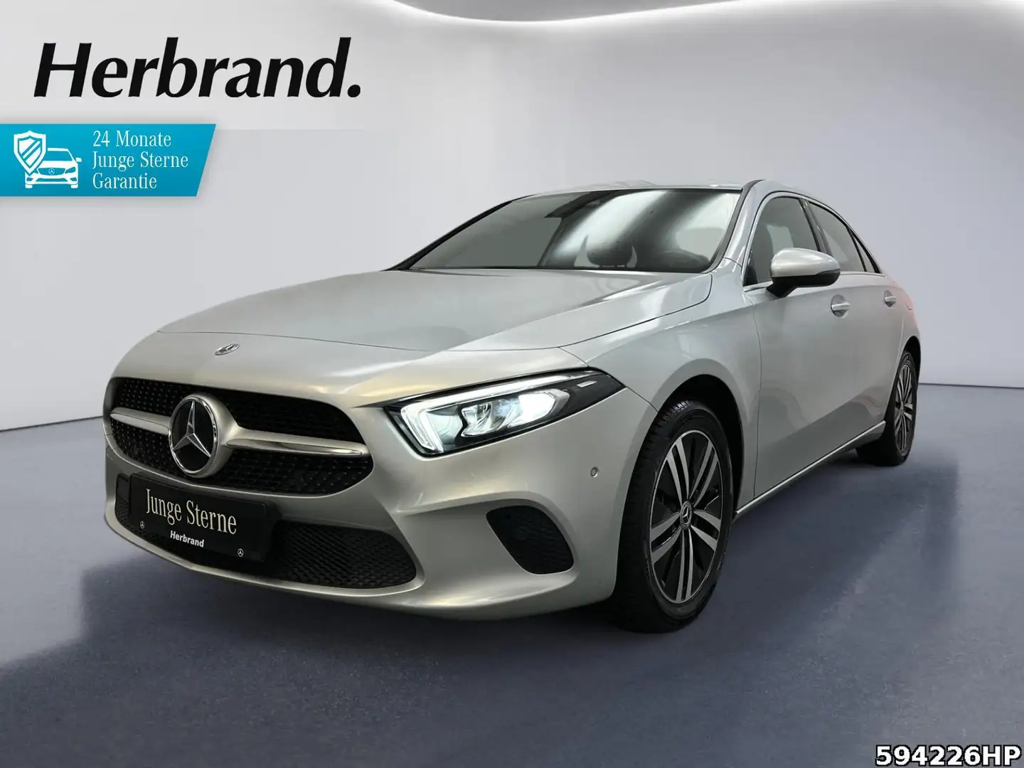 Mercedes-Benz A 250 Progressive LED Kamera Advanced Sounds. Silber - 1