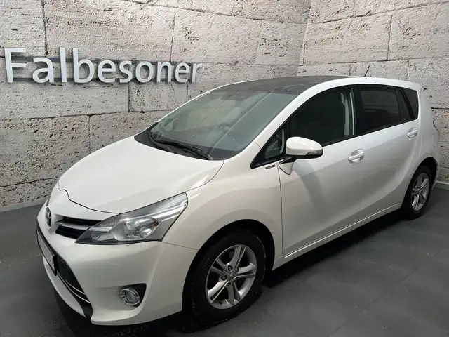 Toyota Verso 1,6 Benzin Active + Panoramadach
