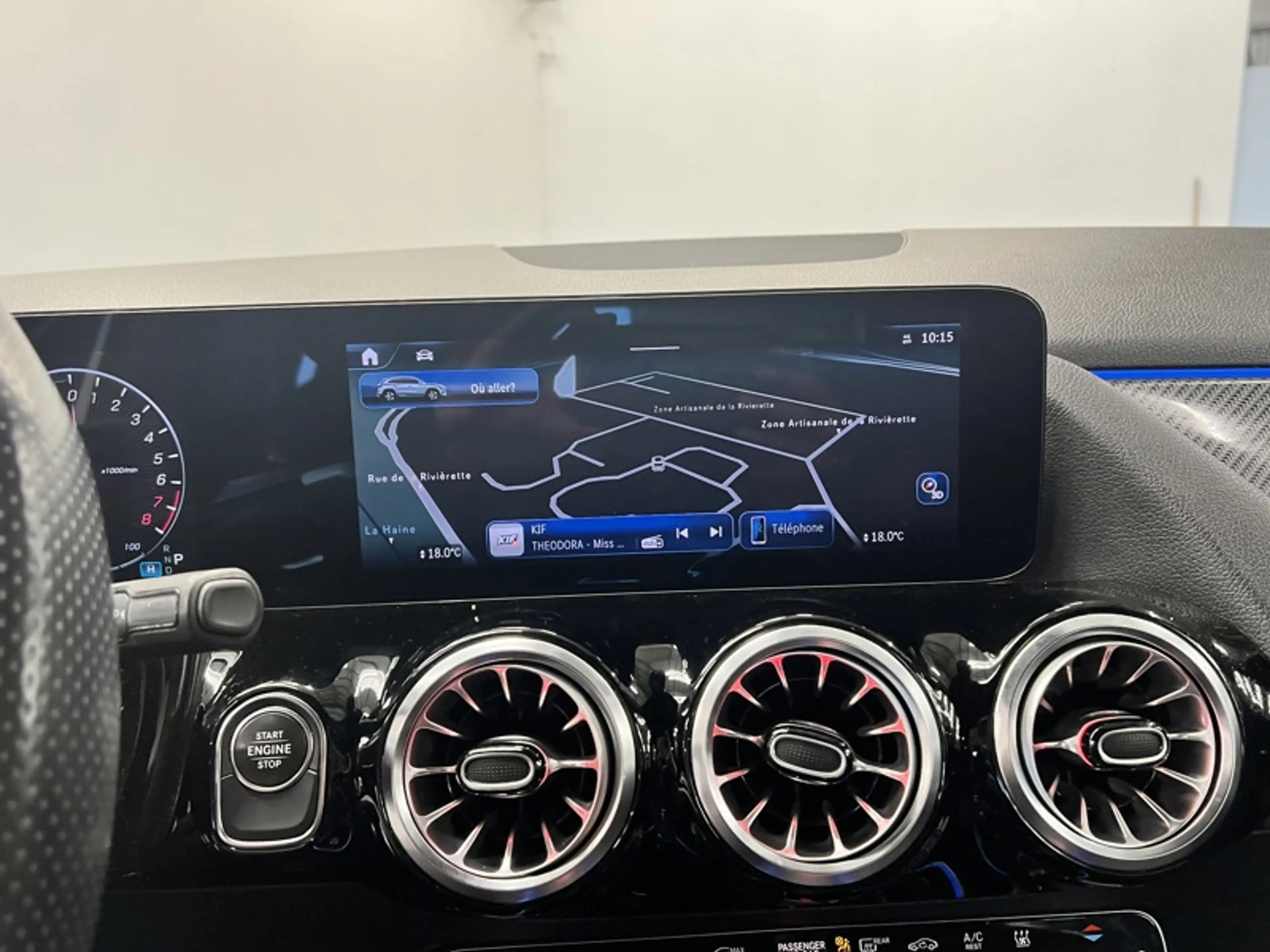 Mercedes-Benz GLA 250 e AMG Pack Night — photo 14