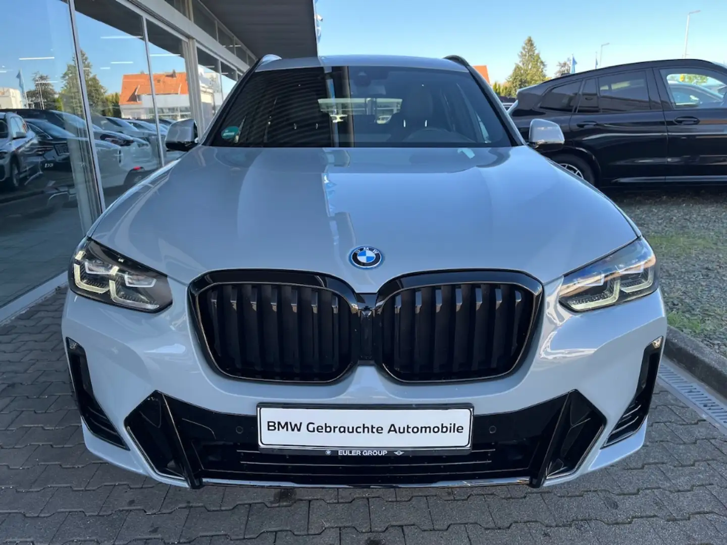 BMW X3 xDrive 30e A M Sport DA ParkAss adLED Pano Navi SH Grau - 2