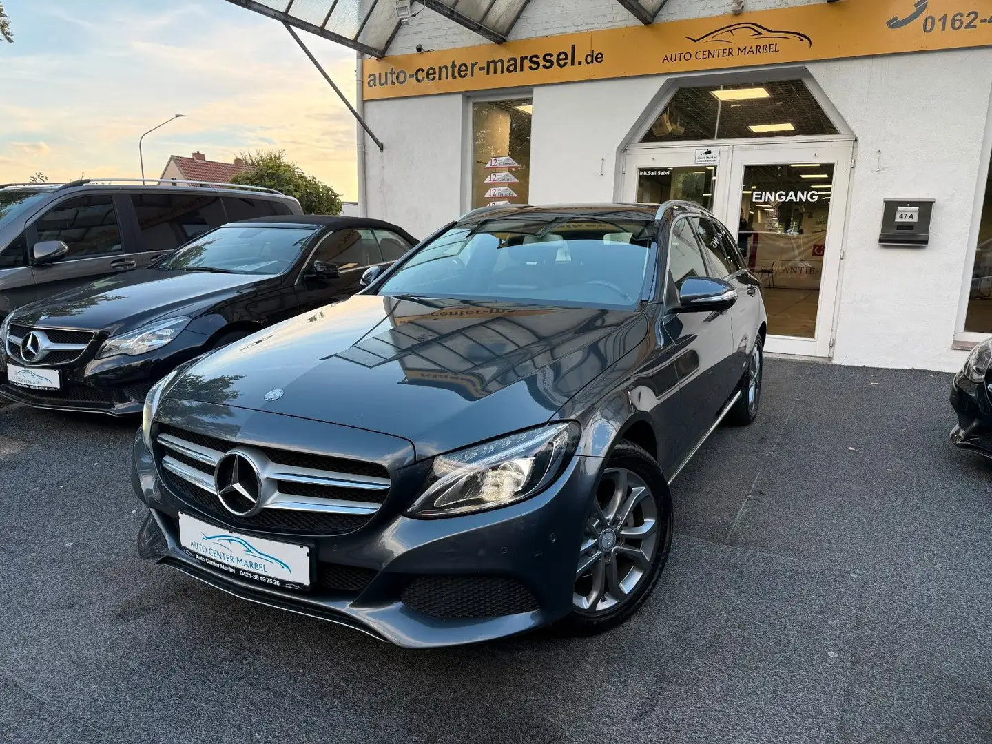 Mercedes-Benz C 220 d Avantgarde LED/AHK/PDC/SHZ/ALLWETTER Grau - 1