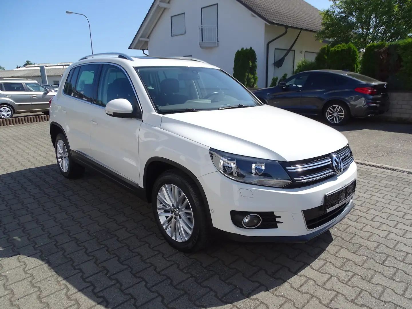Volkswagen Tiguan 2,0l TDI Cup Sport & Style BMT Panorama, Navi, Kli Weiß - 1