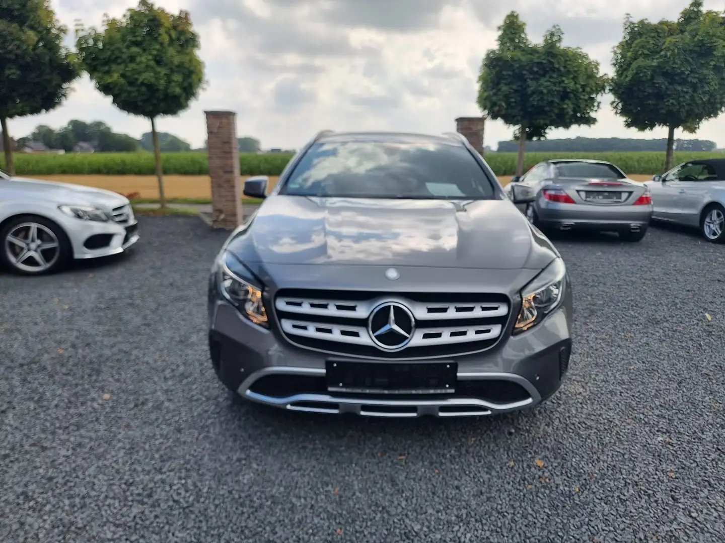 Mercedes-Benz GLA 200 GLA 200 // Automatik // akt. Parkassistent // NAVI Gris - 2