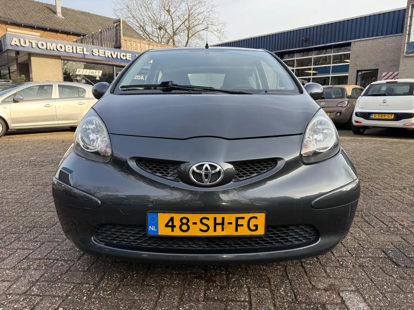 Toyota Aygo 1.0-12V + AUTOMAAT *NAP*NW. APK*ELEKTR. RAMEN*STUU Gris - 2