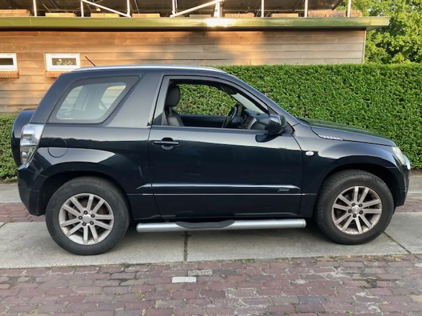 Suzuki Grand Vitara Grand Vitara 1.6-16V High Ex. Zwart - 2