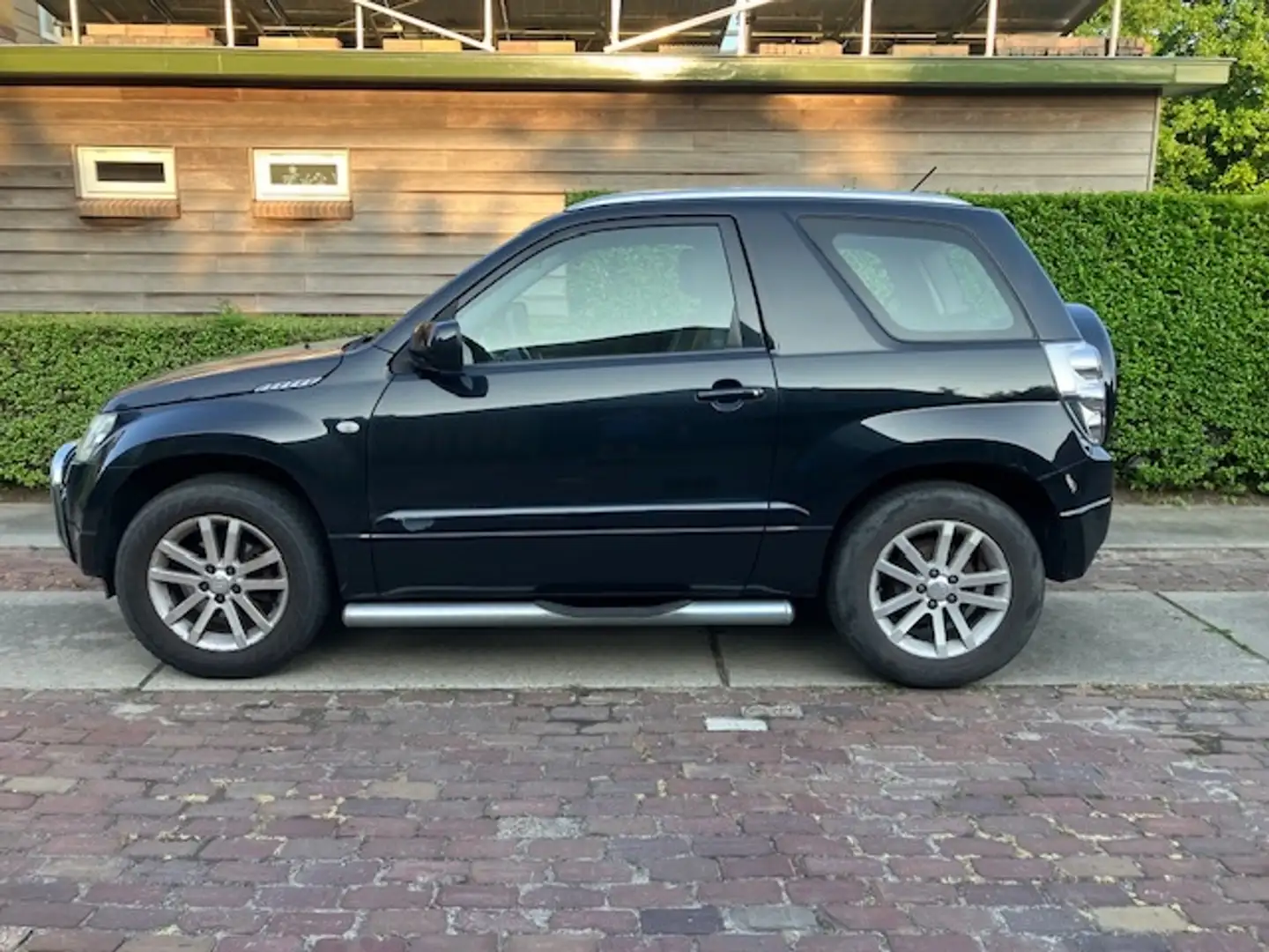 Suzuki Grand Vitara Grand Vitara 1.6-16V High Ex. Zwart - 1