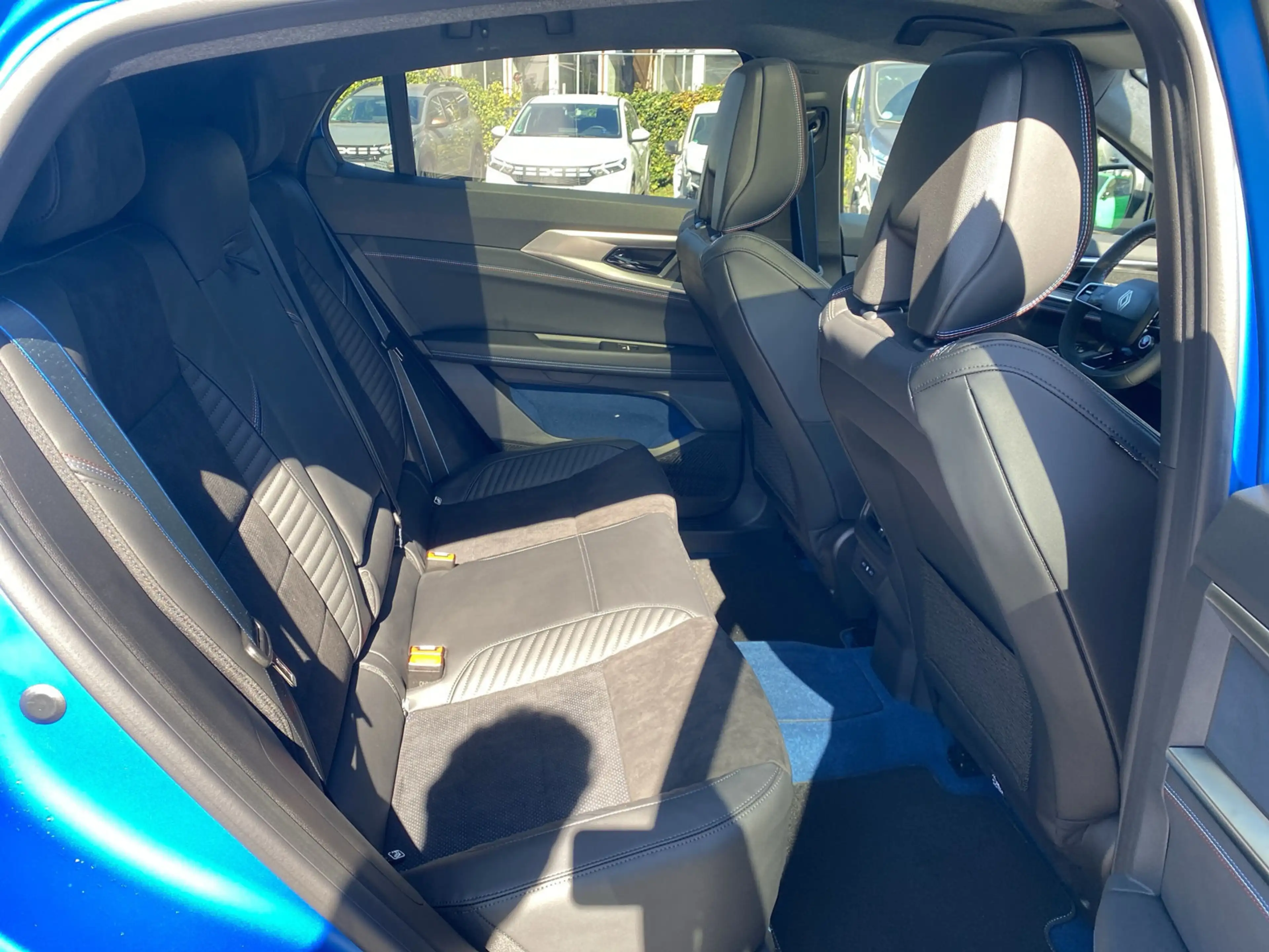 Renault Rafale Atelier Alpine E-Tech Plug-in Hybrid 300 4x4 — photo 12