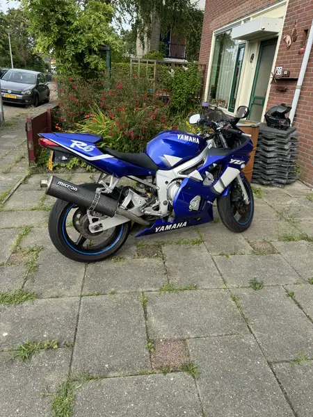 Yamaha YZF-R6 - foto 2