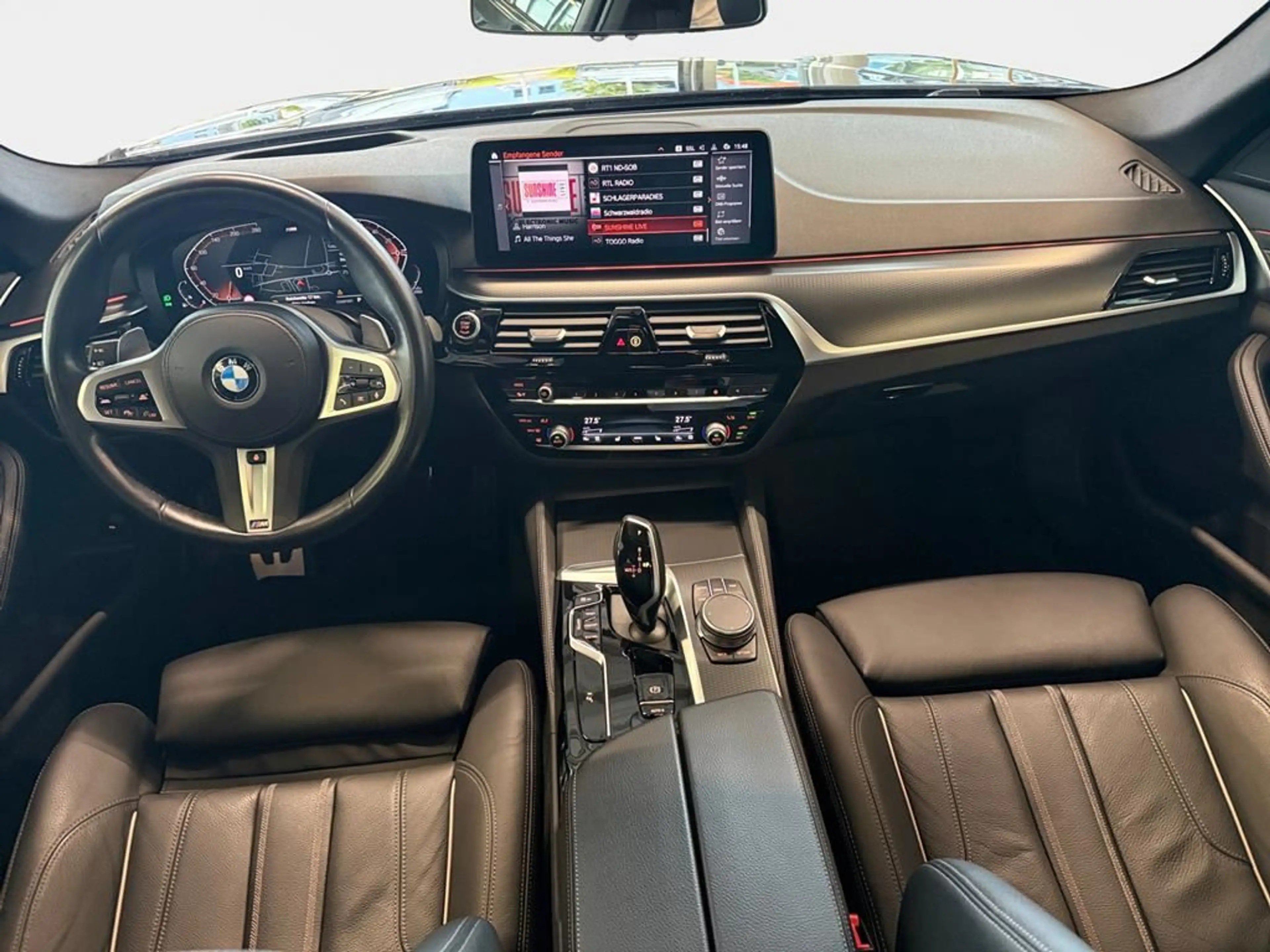 BMW 540 M Sport — photo 13