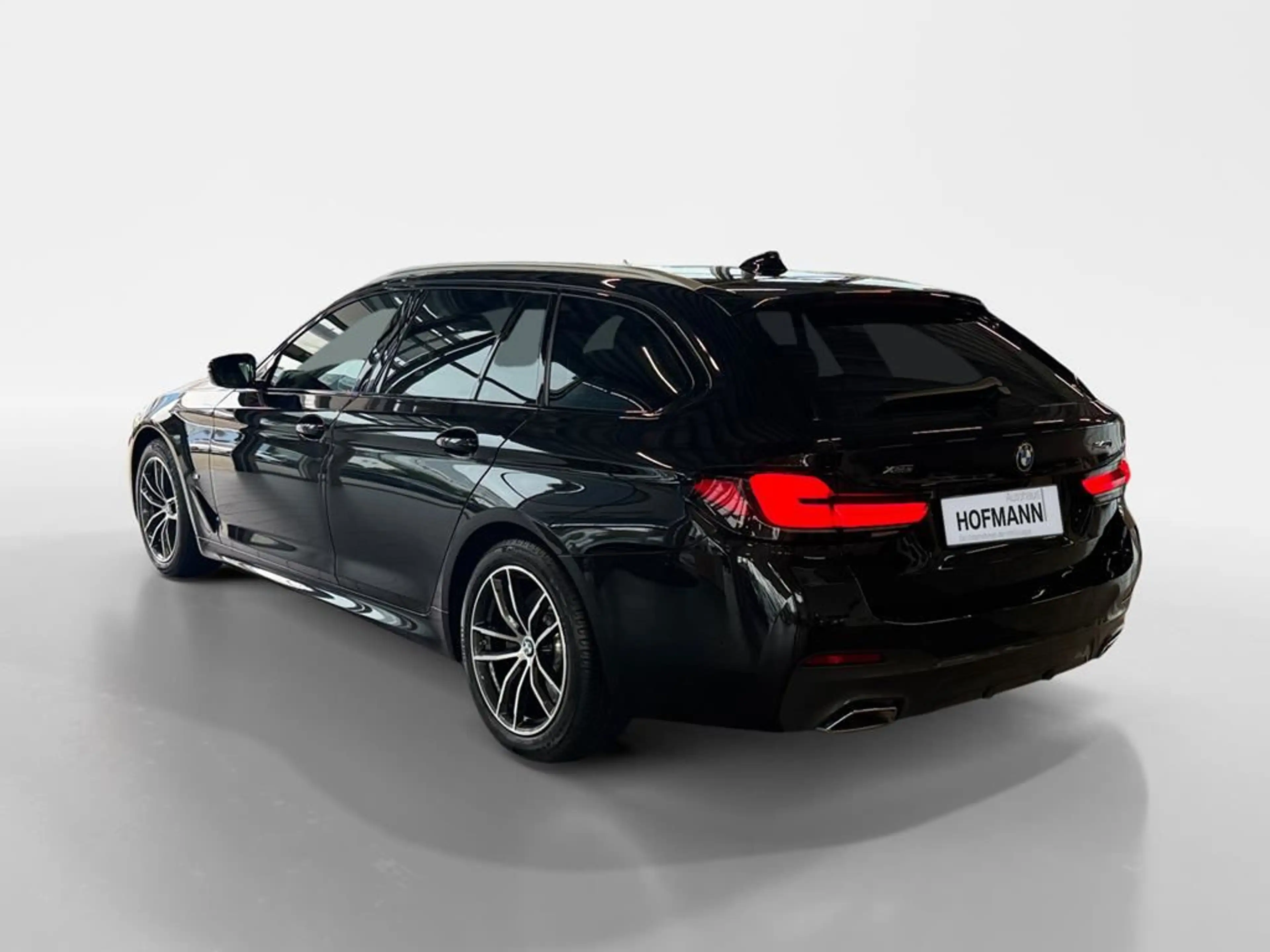 BMW 540 M Sport — photo 7