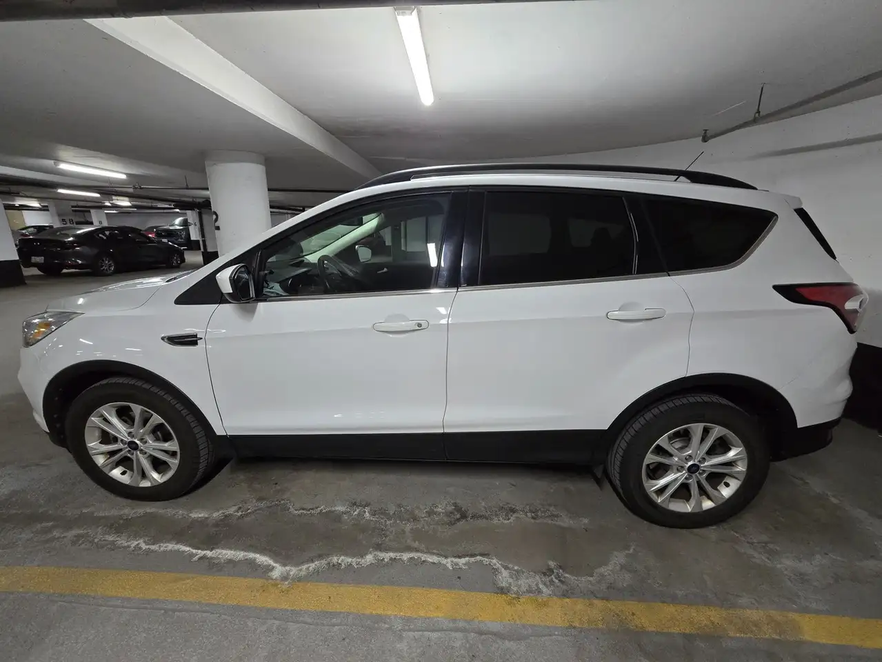 Ford Escape снимка Ford Escape