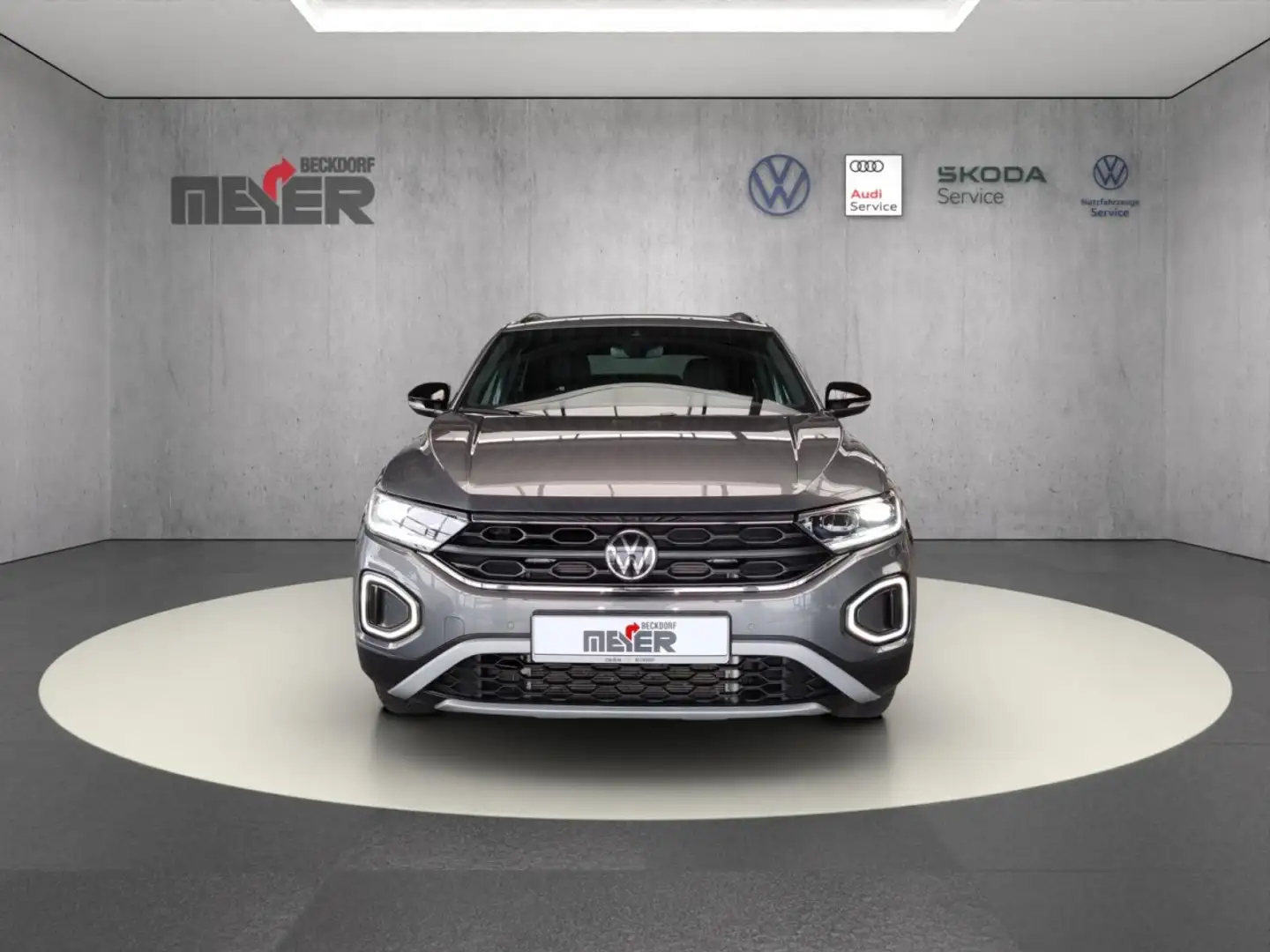 Volkswagen T-Roc GOAL 1.5 TSI DSG Klima Navi Rückfahrkamera Grau - 2