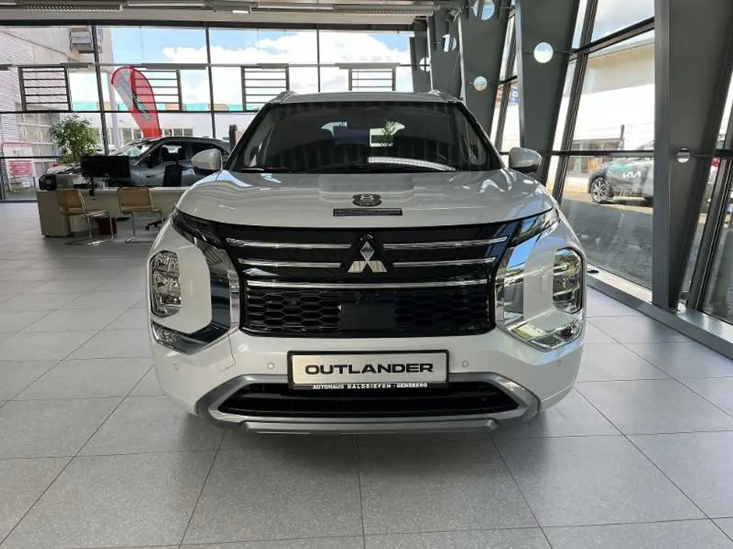 Mitsubishi Outlander 2.4L PHEV TOP Weiß - 2