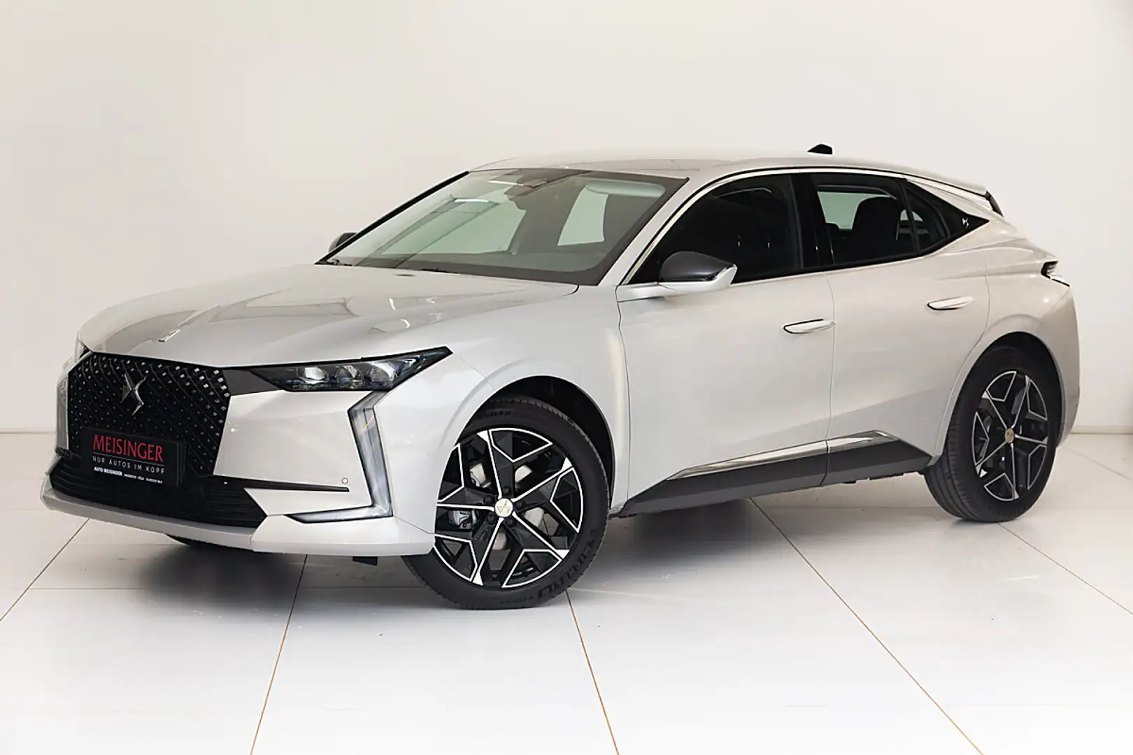 DS Automobiles DS 4 Hybrid 145 eDCT6 Edition France Silber - 1