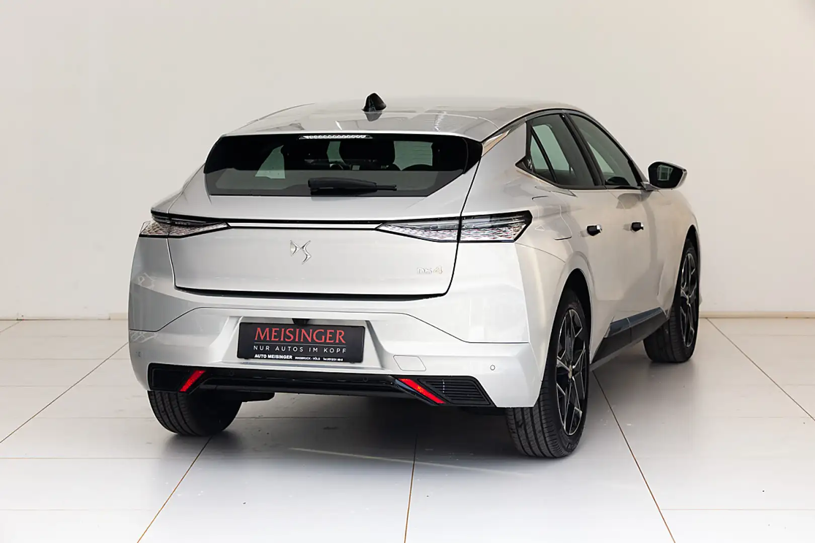 DS Automobiles DS 4 Hybrid 145 eDCT6 Edition France Silber - 2