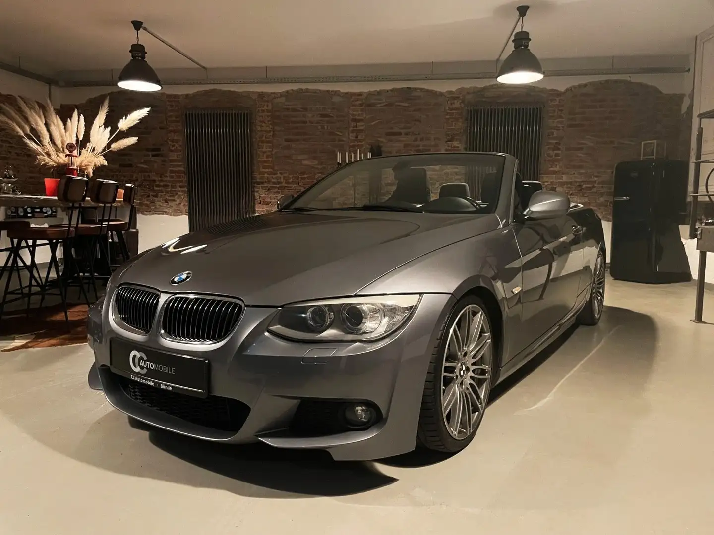 BMW 330 dA Cabrio M Sport Navi Gewindefahrwerk HK 19" Grau - 1