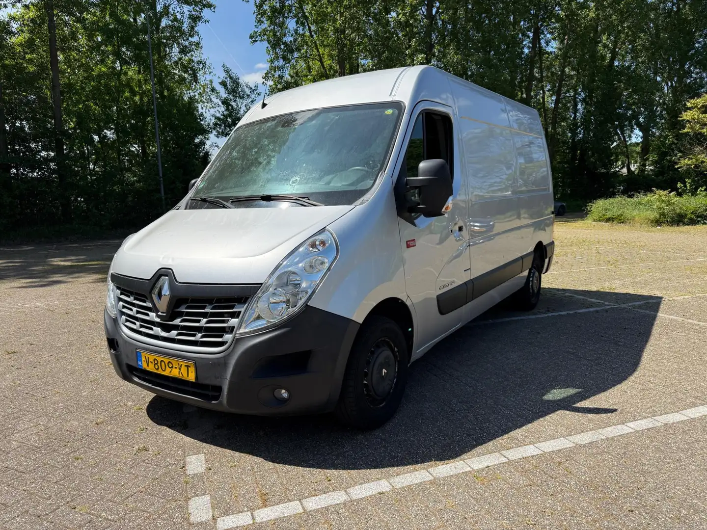 Renault Master T35 2.3 dCi L2H3 Energy Euro 6 Airco Cruise NAP Ezüst - 1