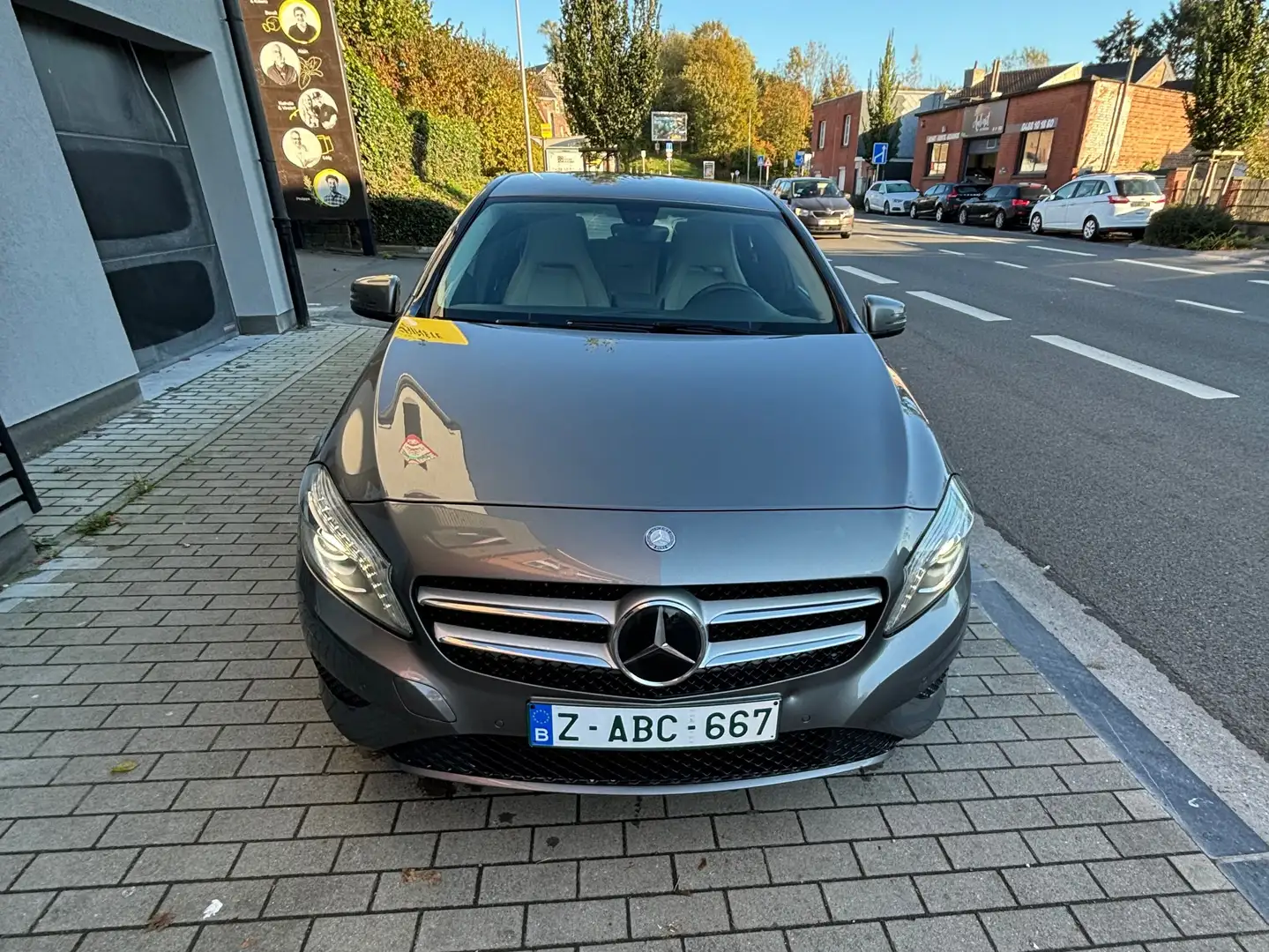 Mercedes-Benz A 180 BE Edition Gris - 1