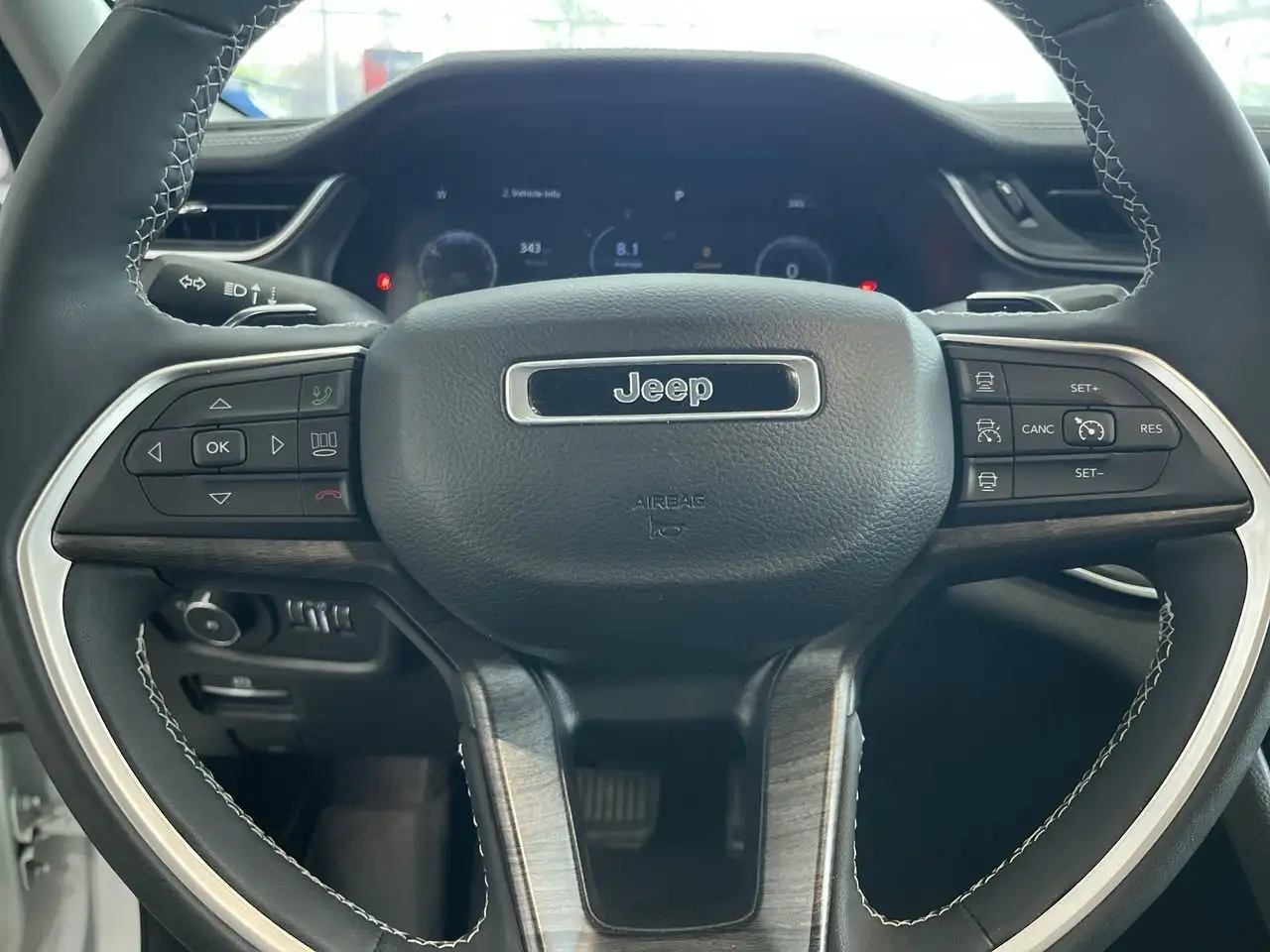 Jeep Grand Cherokee photo Jeep Grand Cherokee