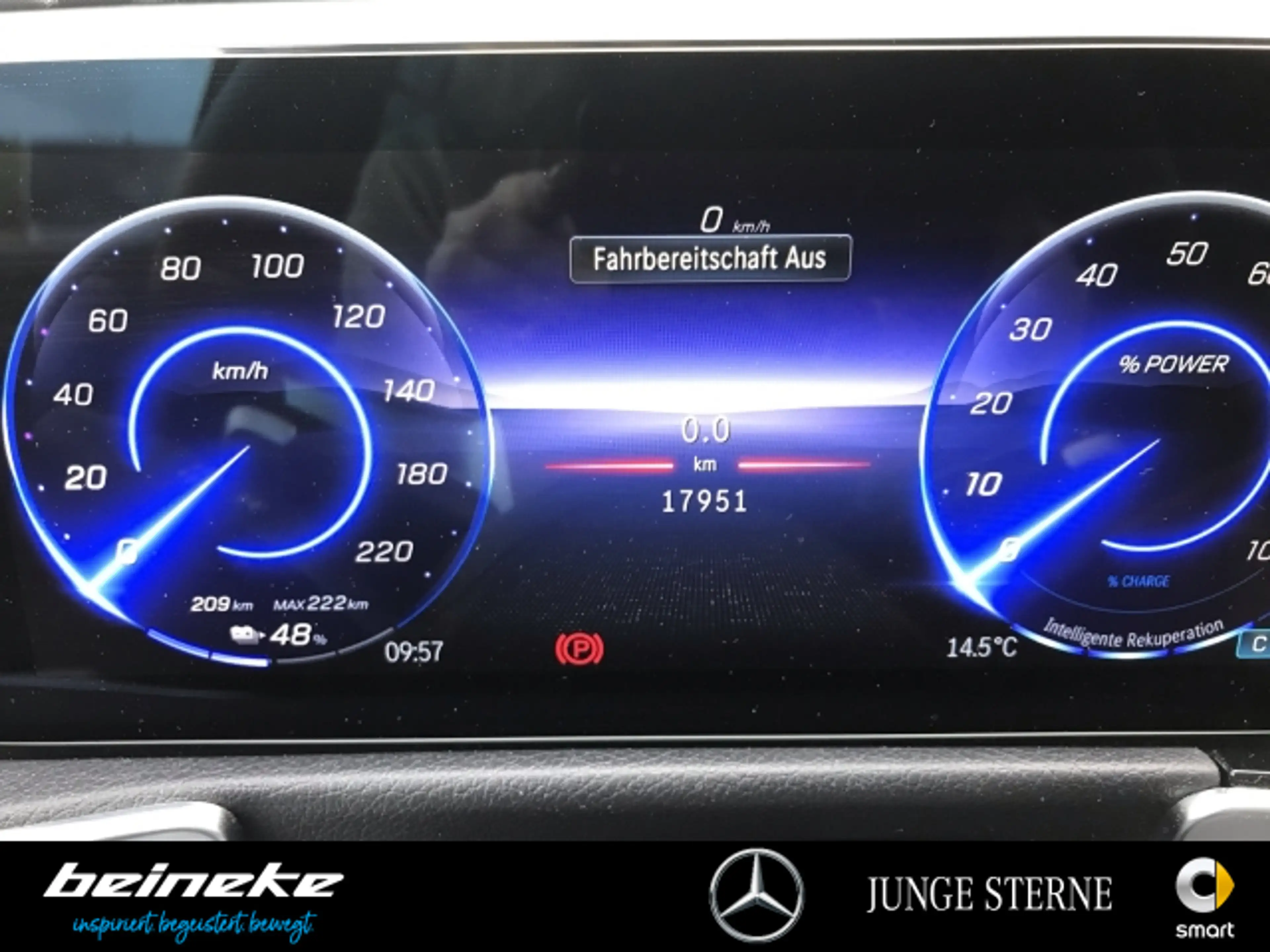 Mercedes-Benz EQB 300 EQB 300 4M Electric Art Advanced plus Winterp. — photo 11