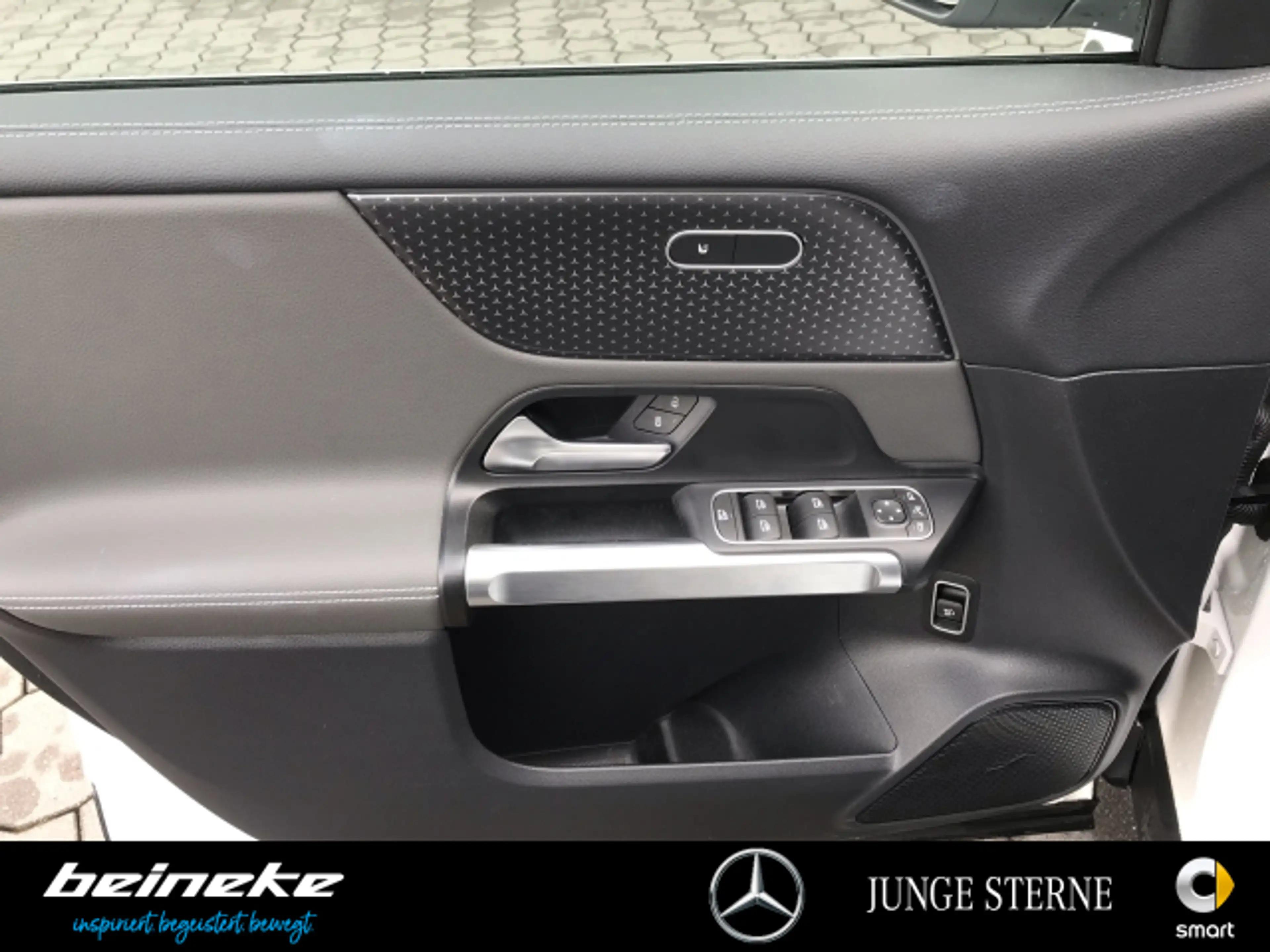 Mercedes-Benz EQB 300 EQB 300 4M Electric Art Advanced plus Winterp. — photo 15
